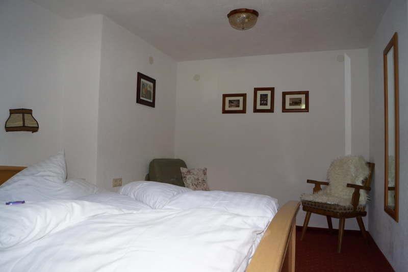 Two-Bedroom Apartment with Shower photo 2