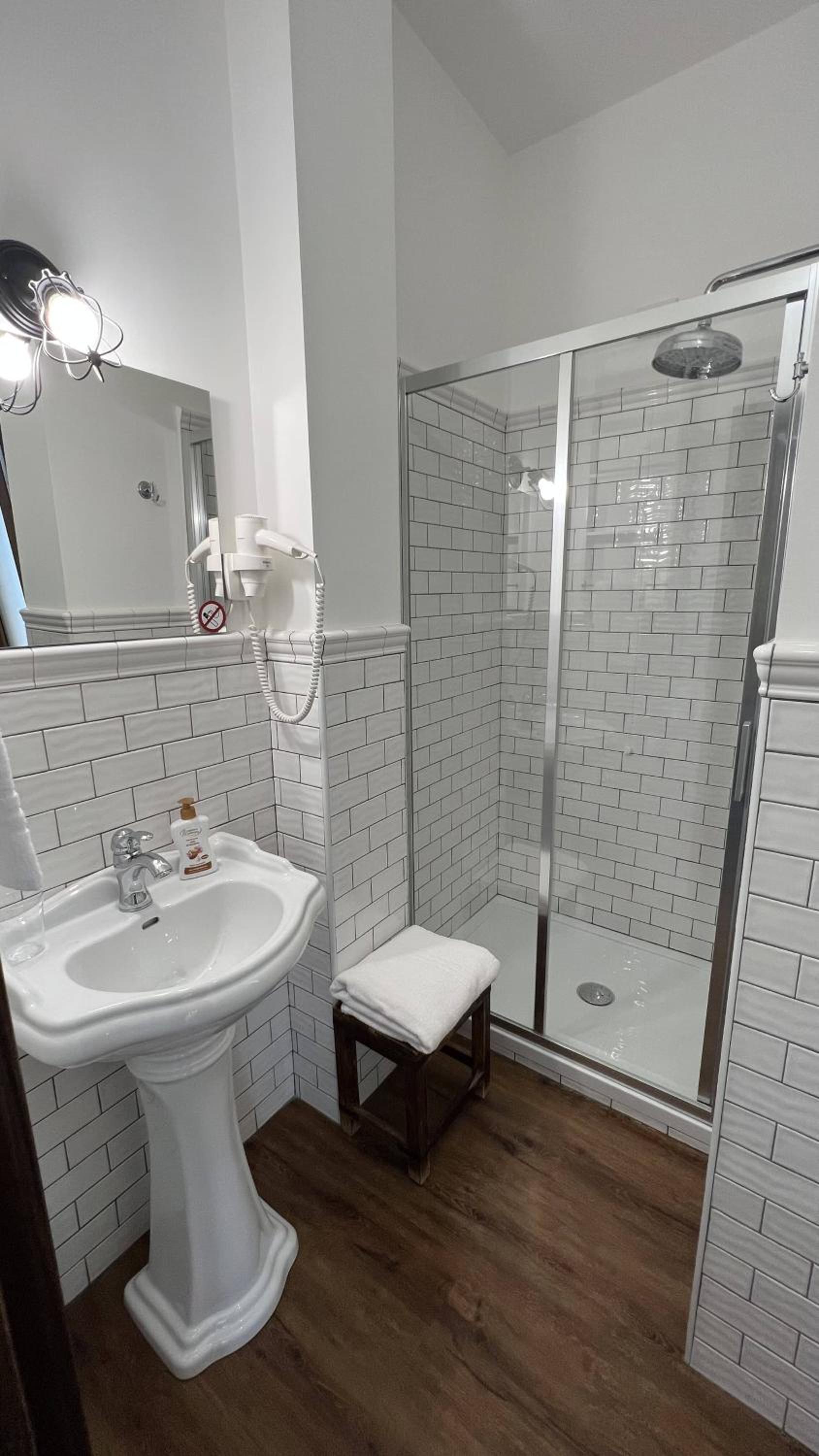 Single Room with Balcony photo 3