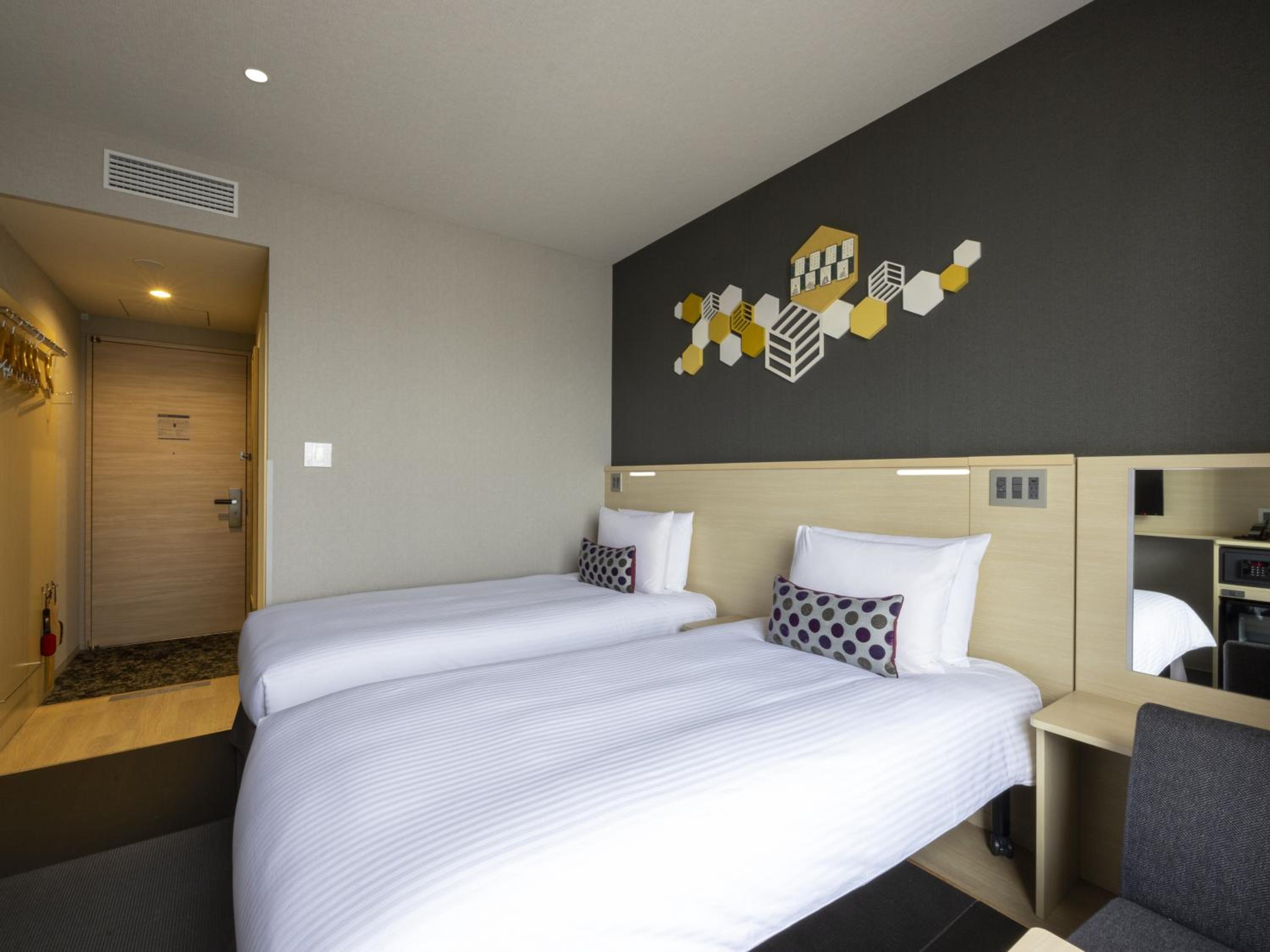 Superior Twin Room with Japanese Tatami photo 2