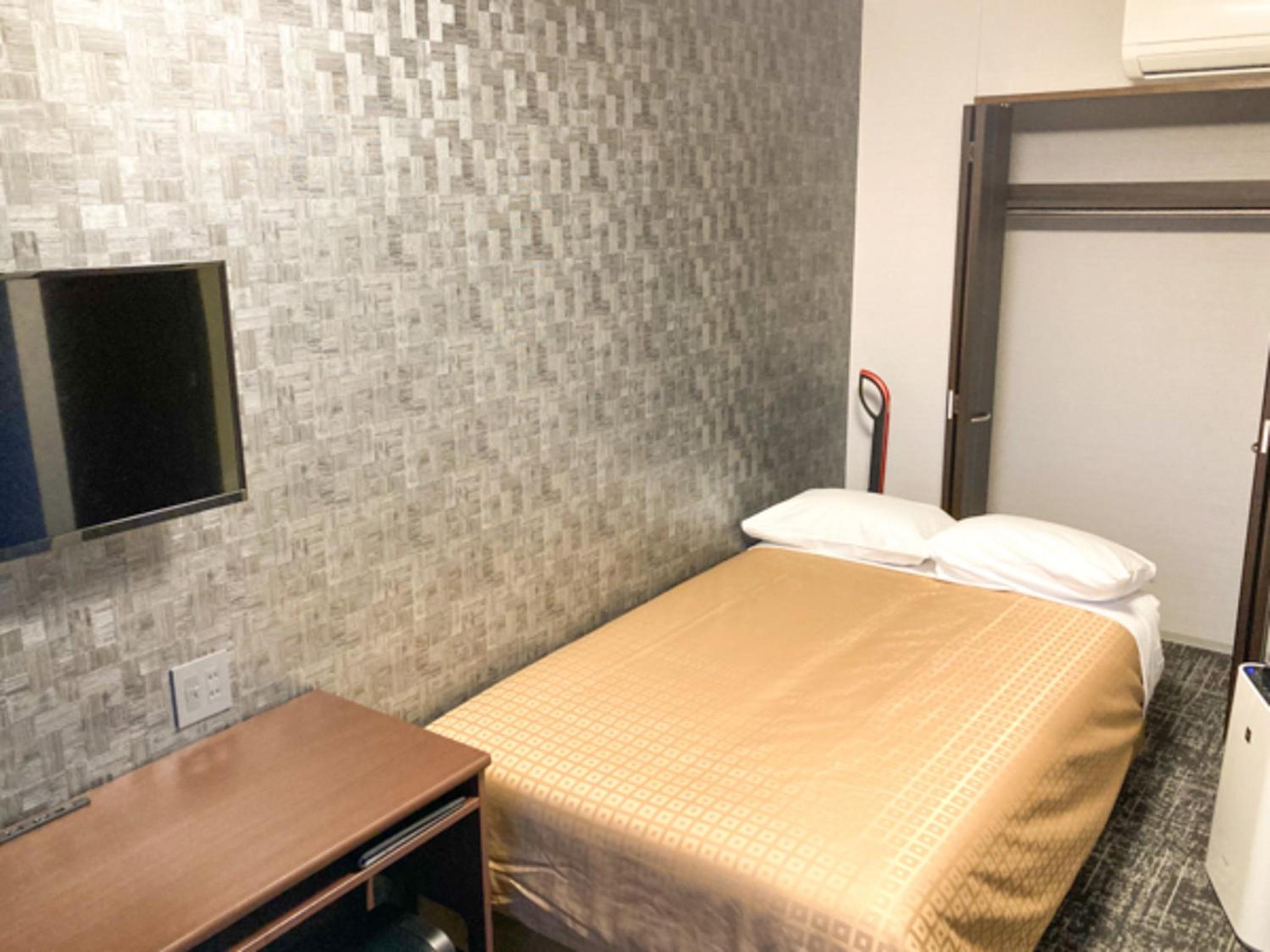 Luxury Double Room with Small Double Bed - Non-Smoking photo 3
