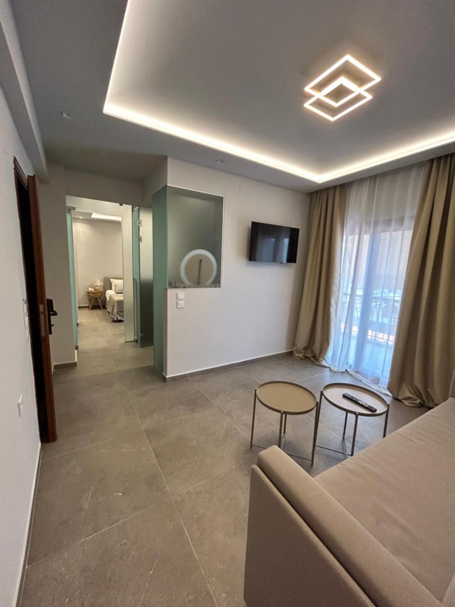 Family Room photo 2