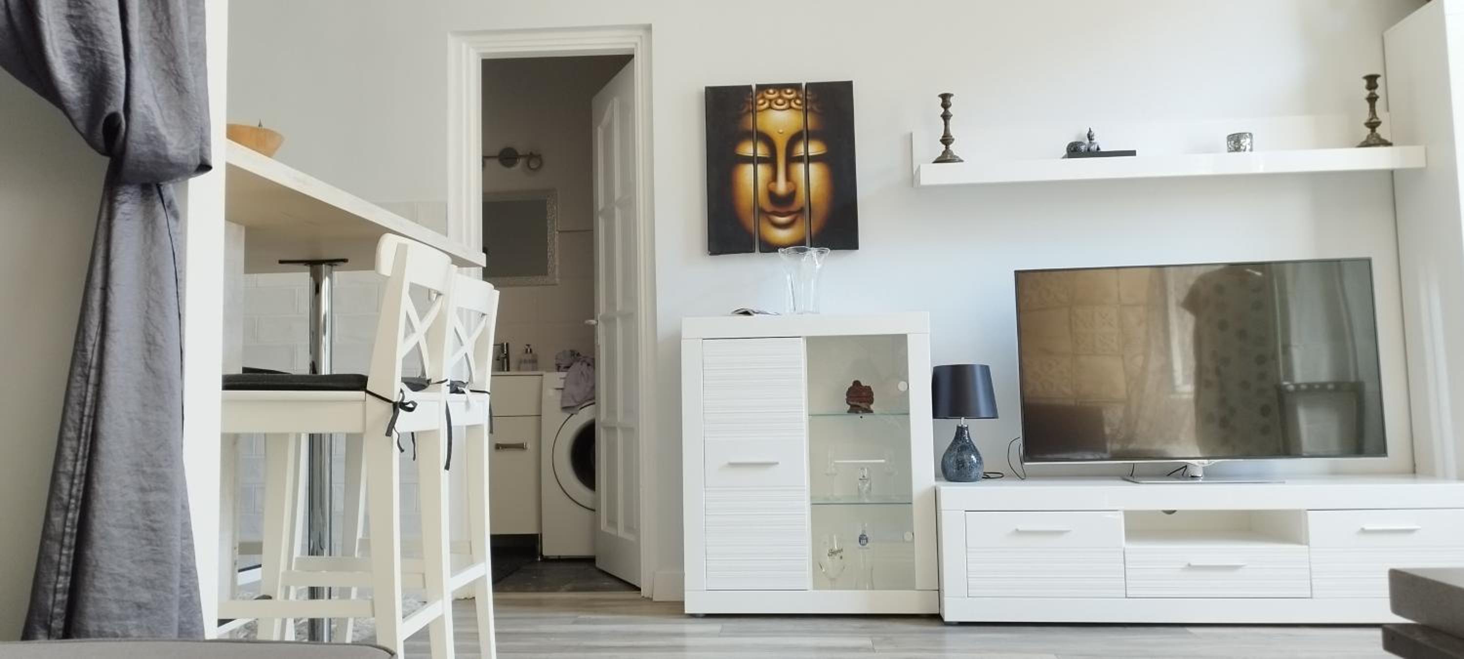 One-Bedroom Apartment - Photo 12