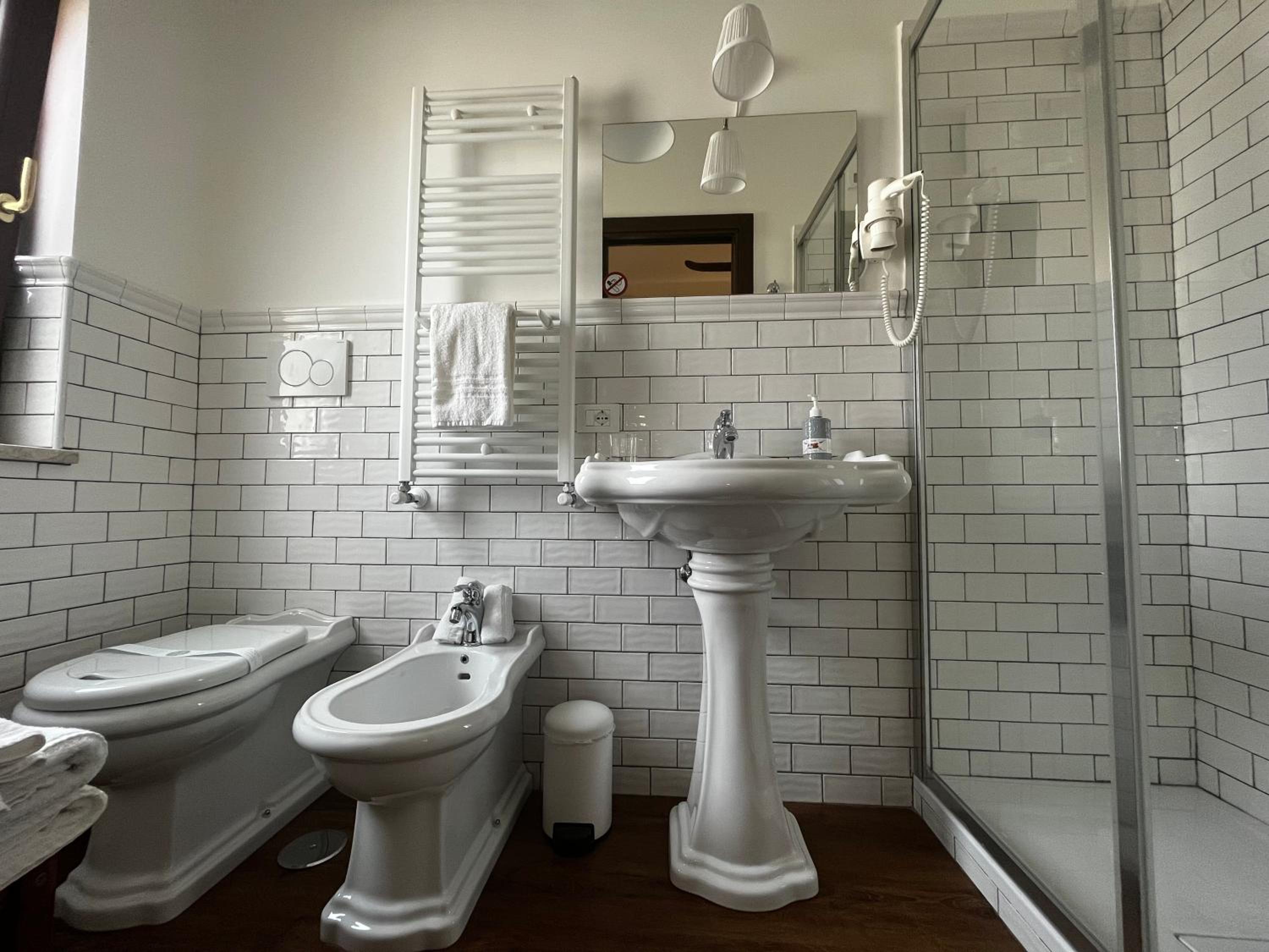King Room with Balcony photo 2