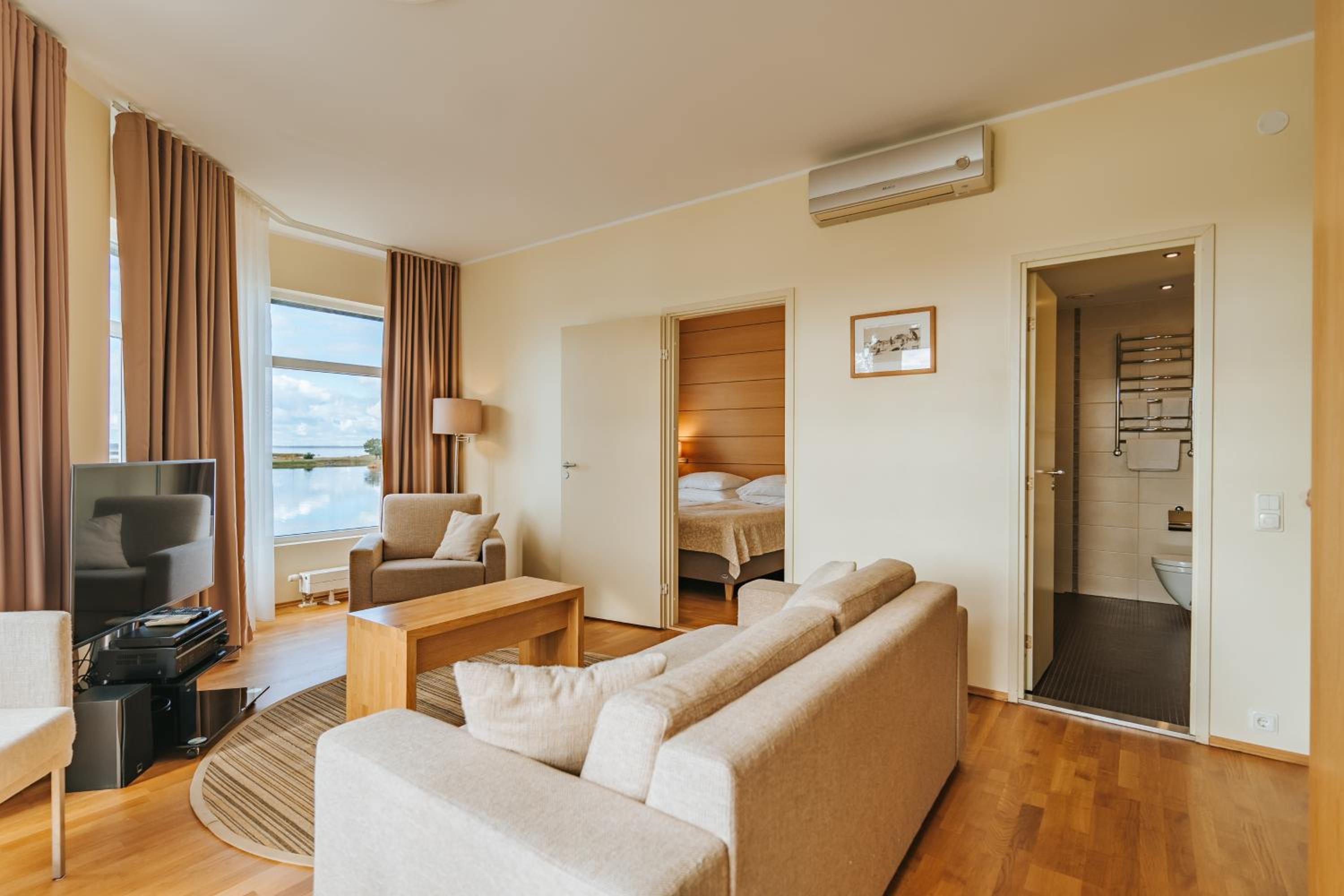 Suite photo 1