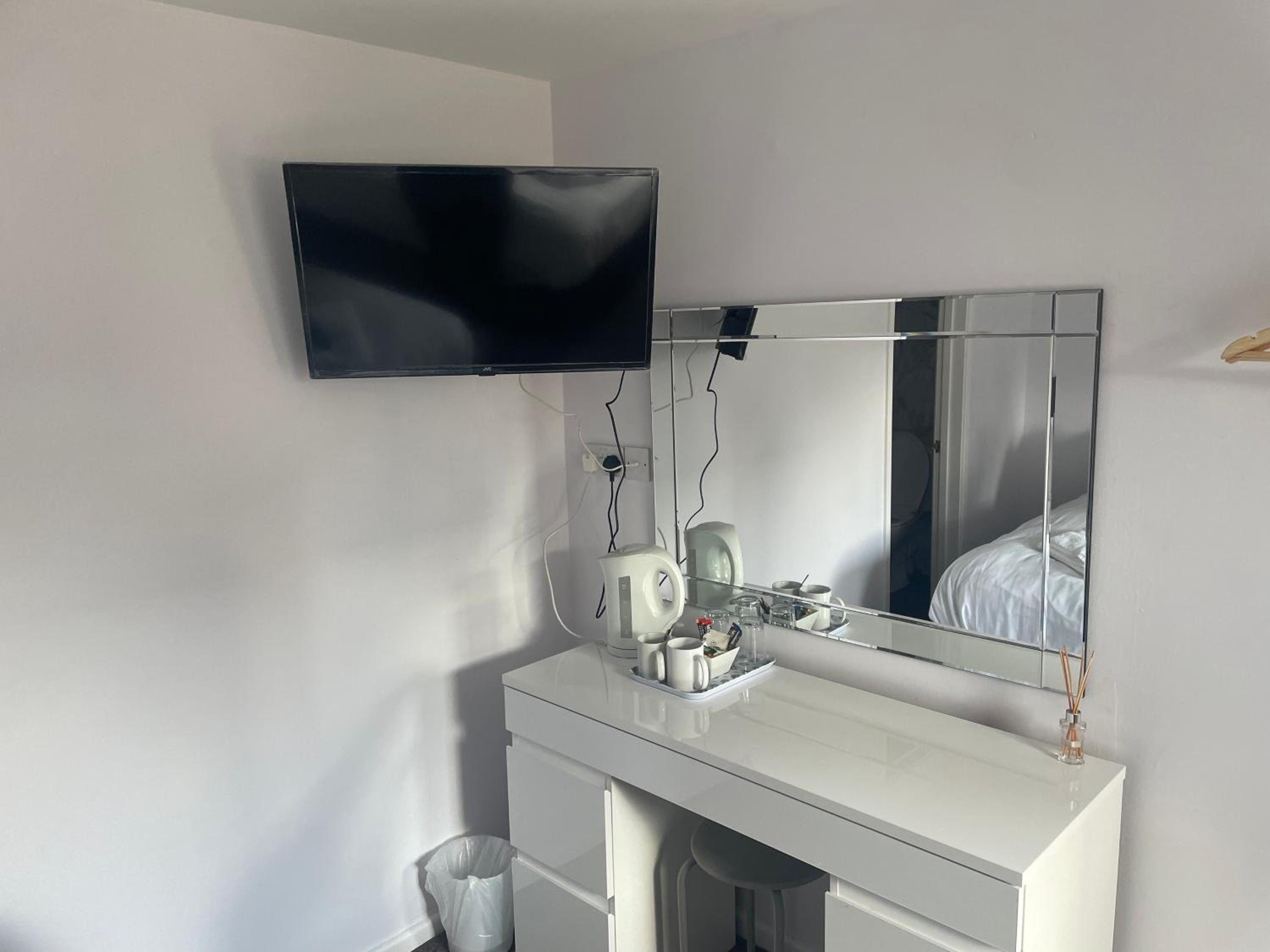 Deluxe Twin Room - Photo 2