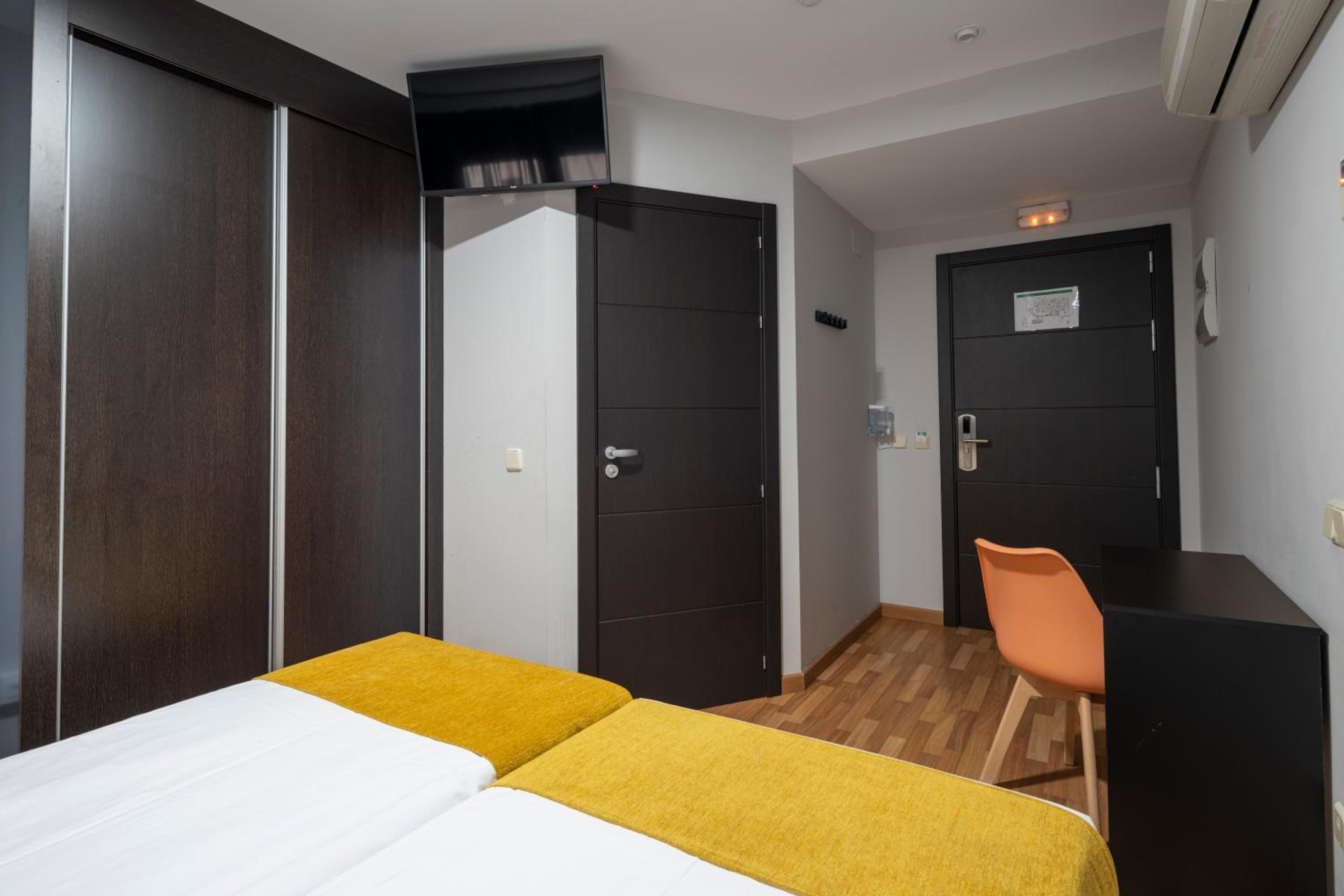 Single Room photo 2