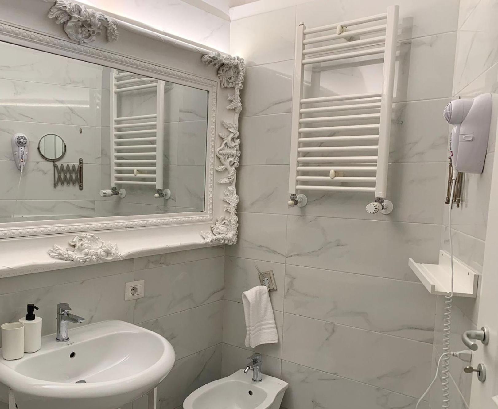 Budget Double Room photo 3