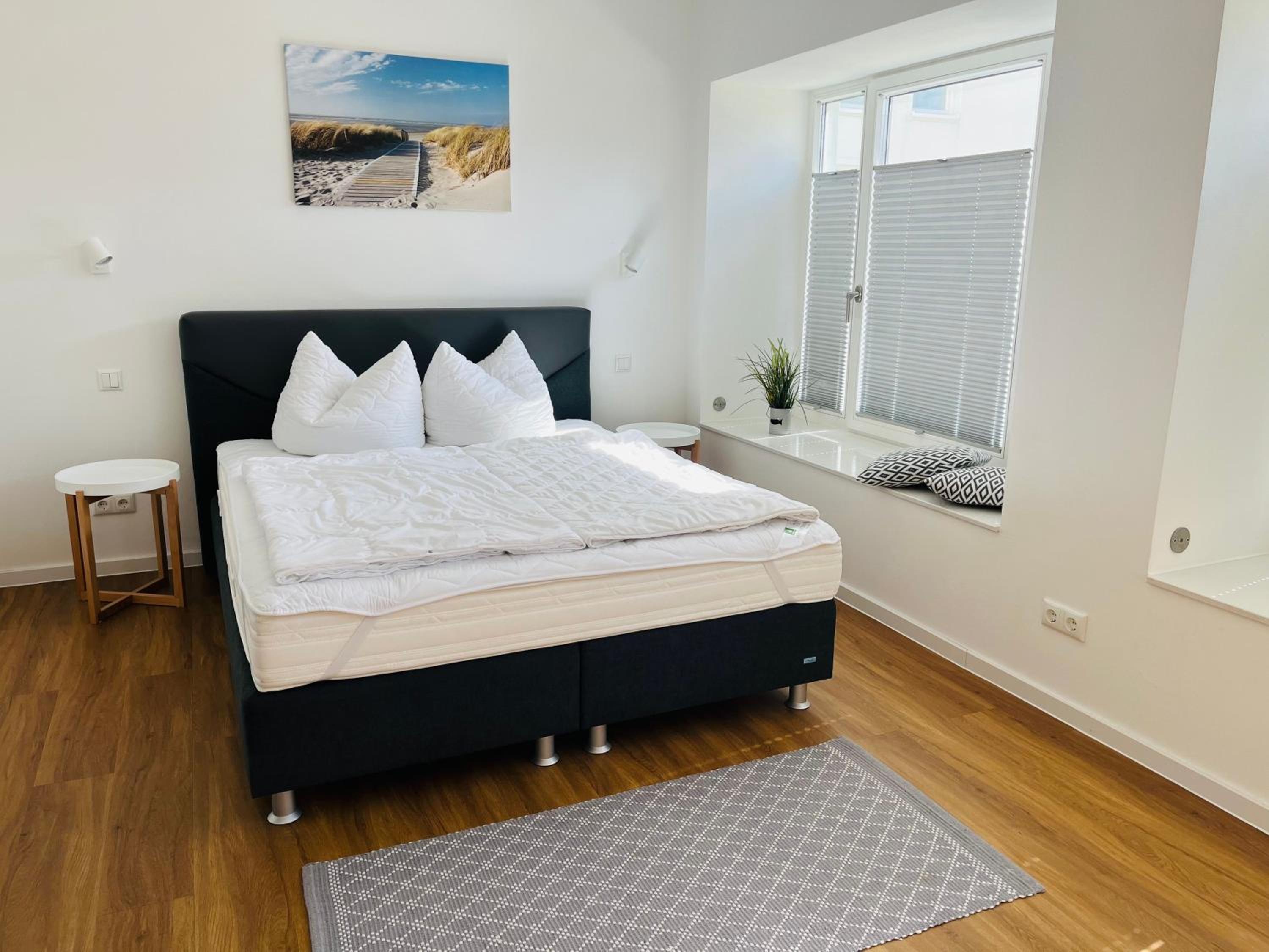 Two-Bedroom Apartment with Terrace photo 2