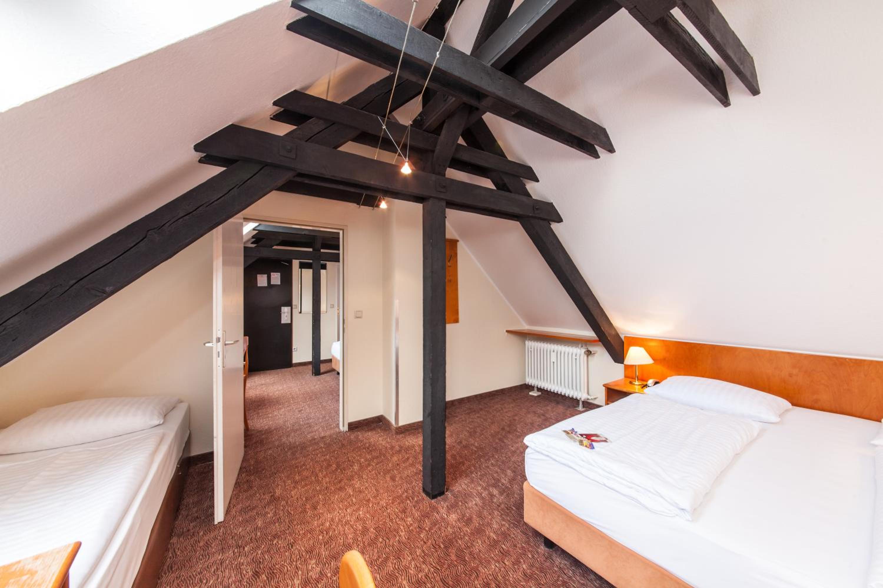 Quadruple Room - Photo 1