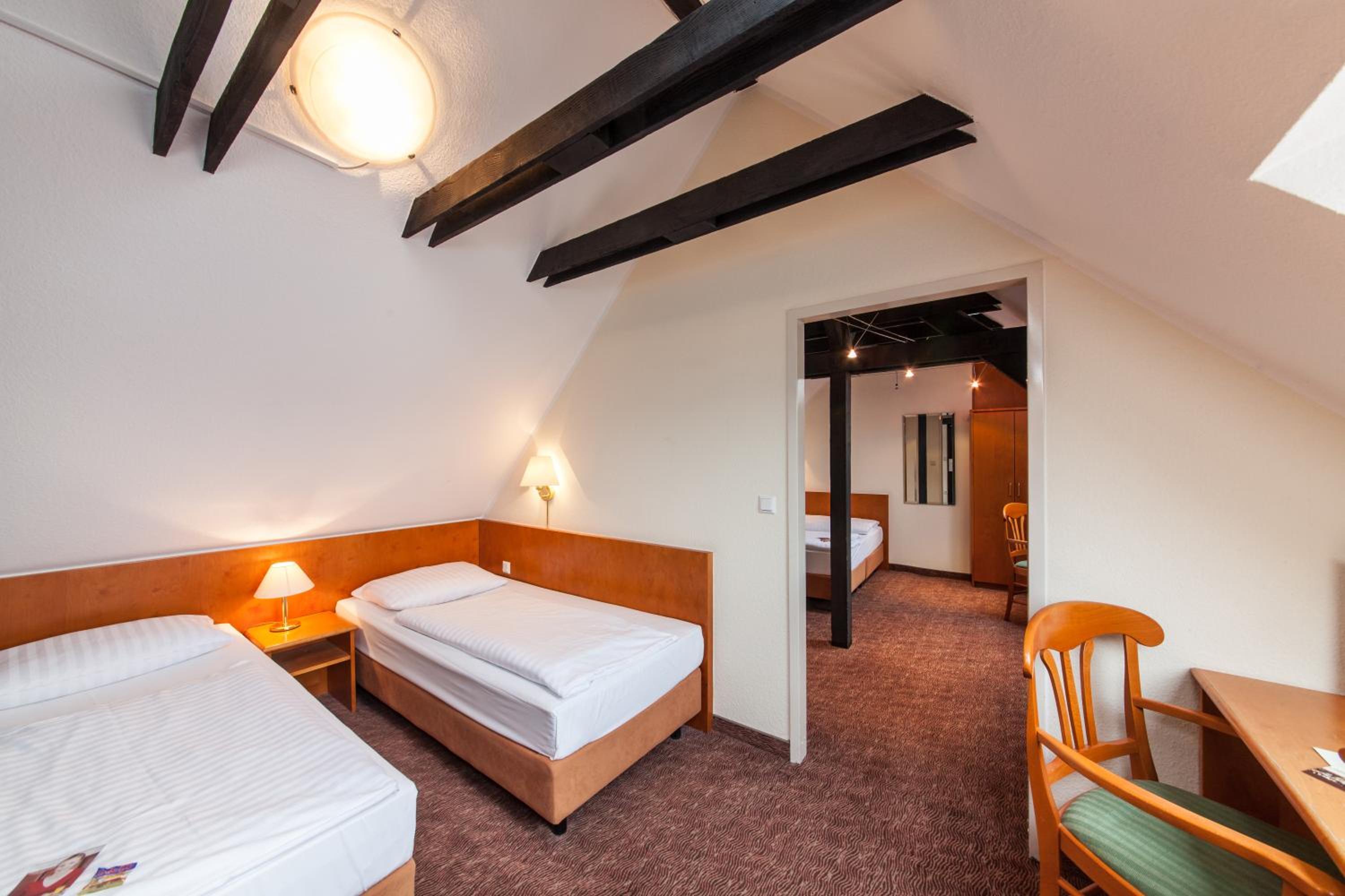 Quadruple Room - Photo 6