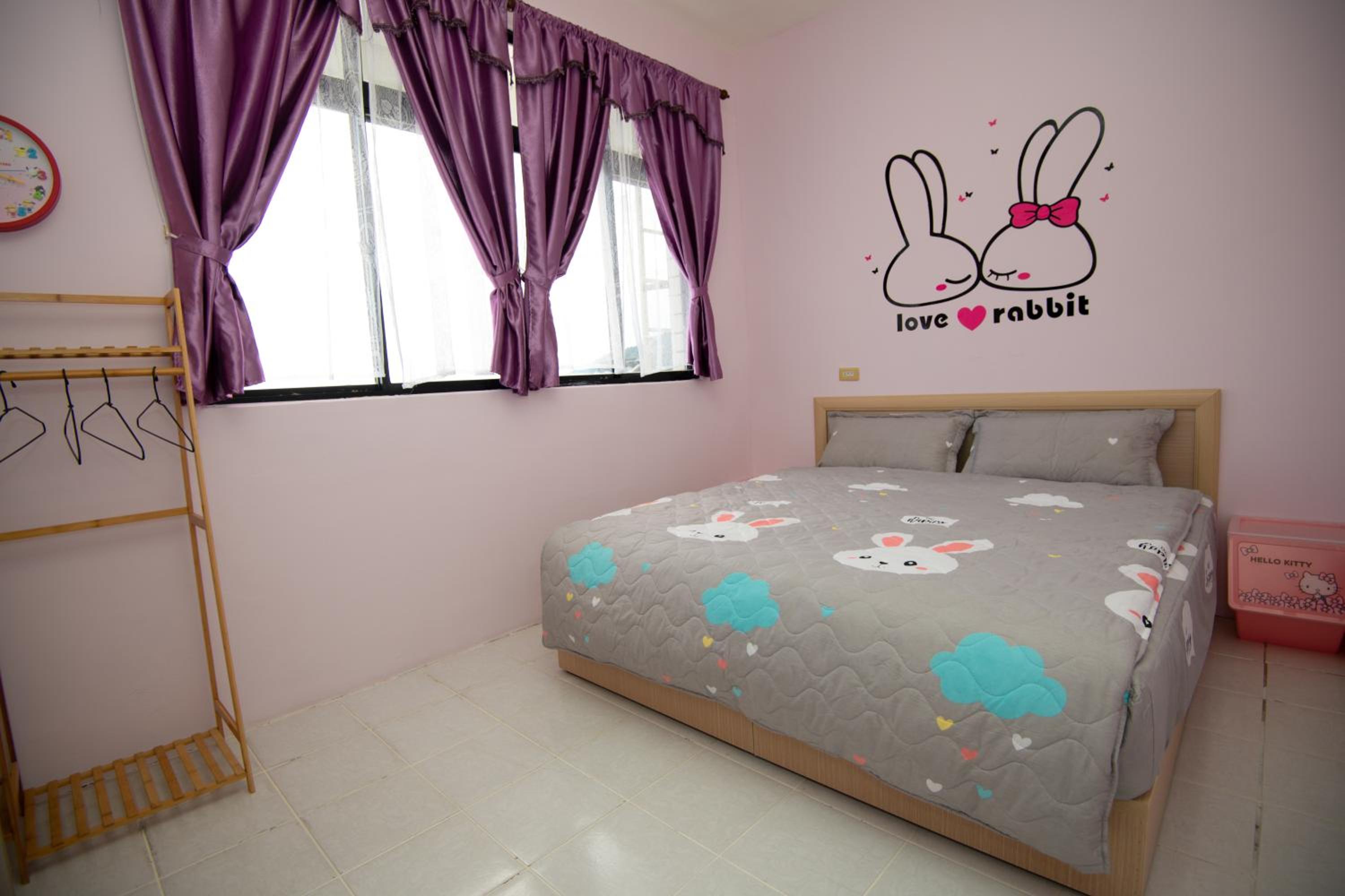 Four-Bedroom House photo 3