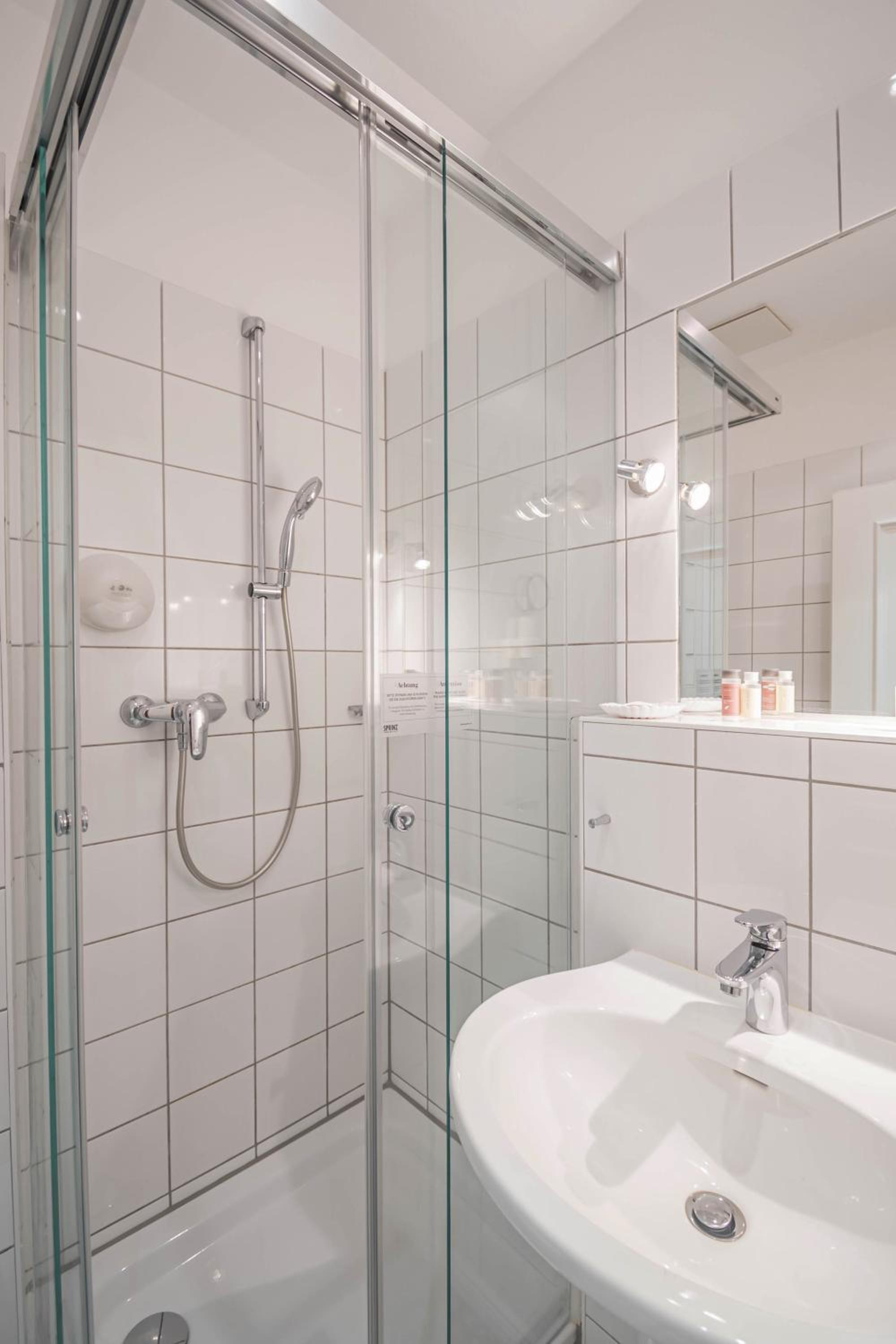 Double Room with Sea View - Photo 5
