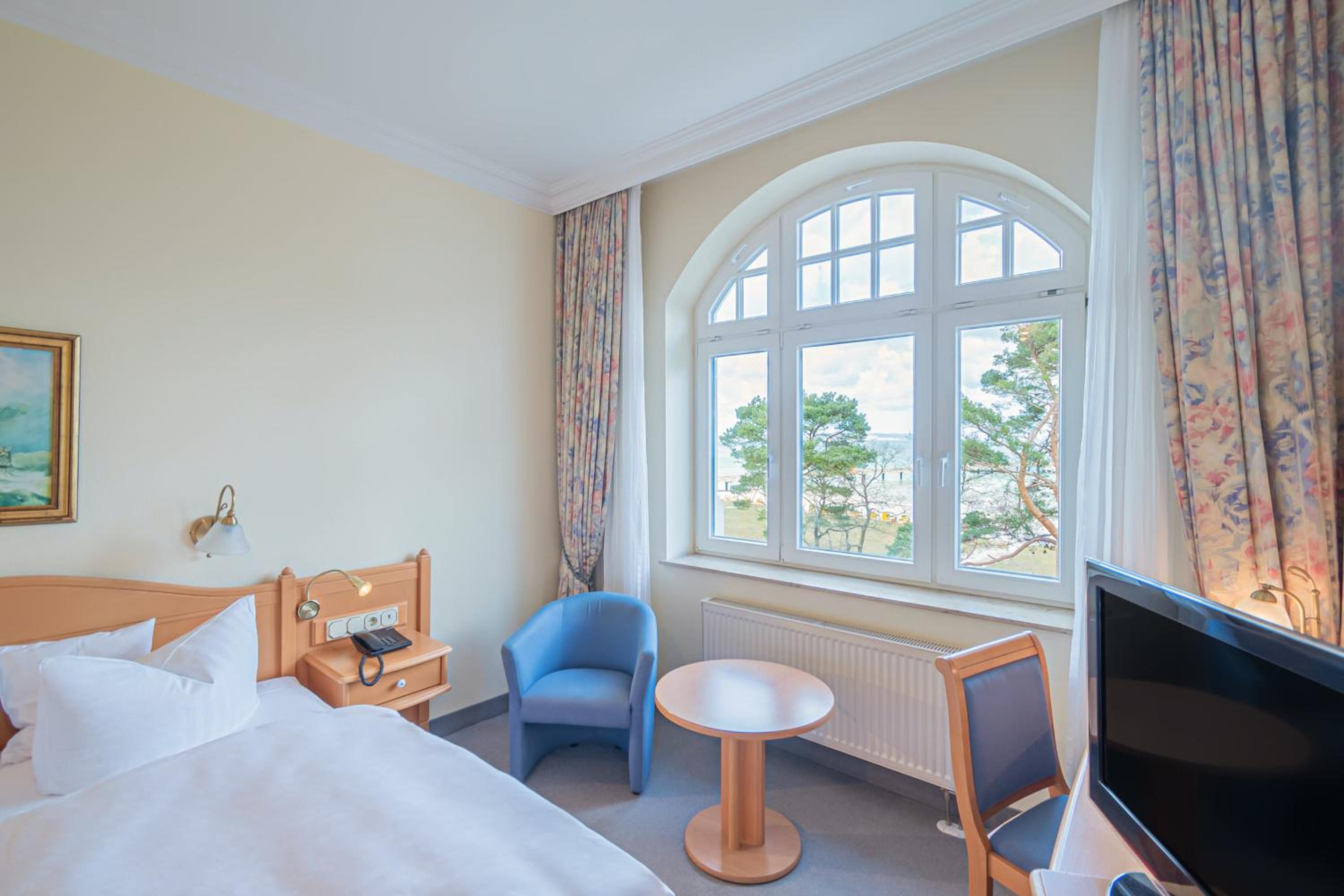 Double Room with Sea View - Photo 3