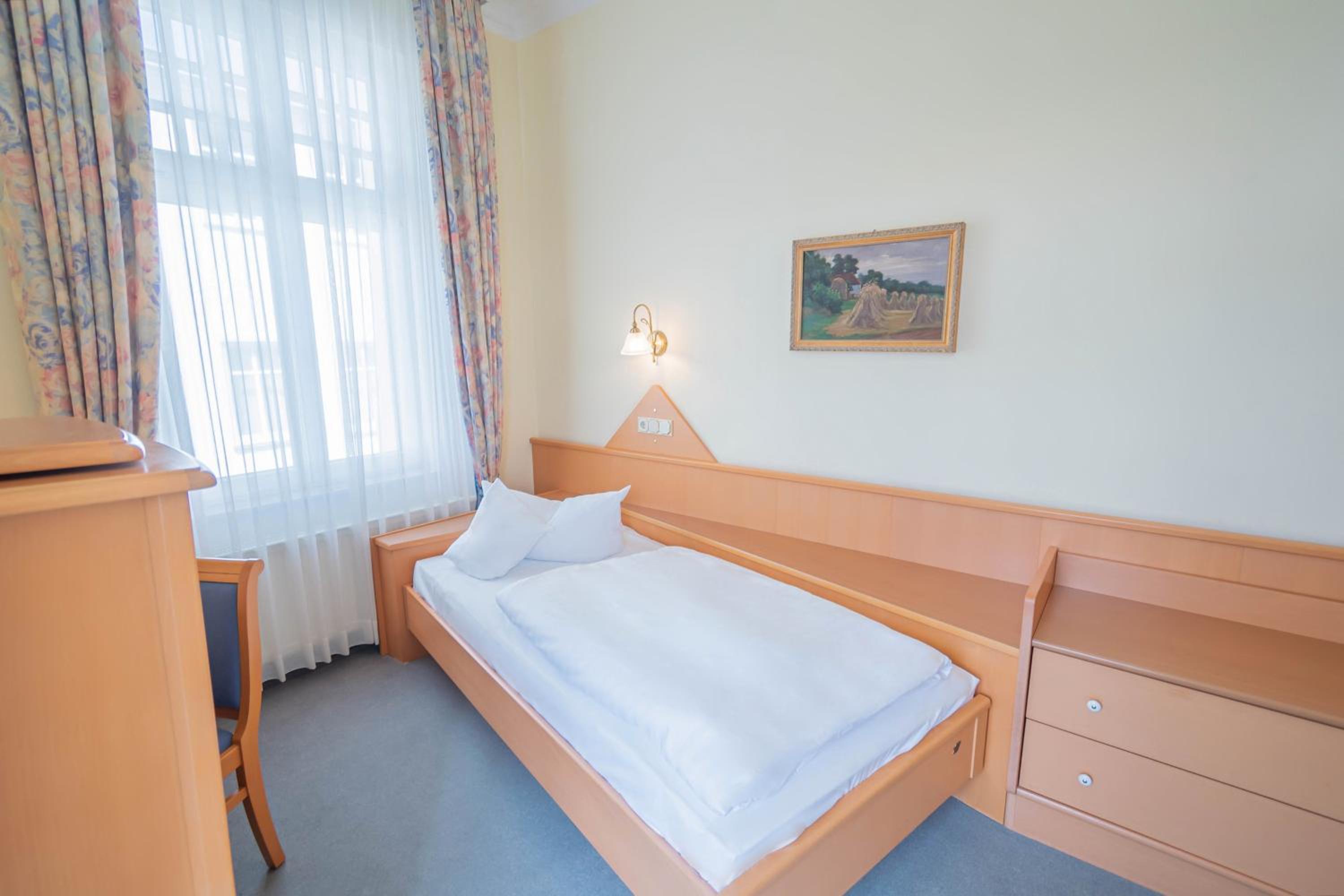 Standard Single Room
