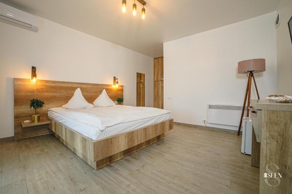 One-Bedroom House photo 1