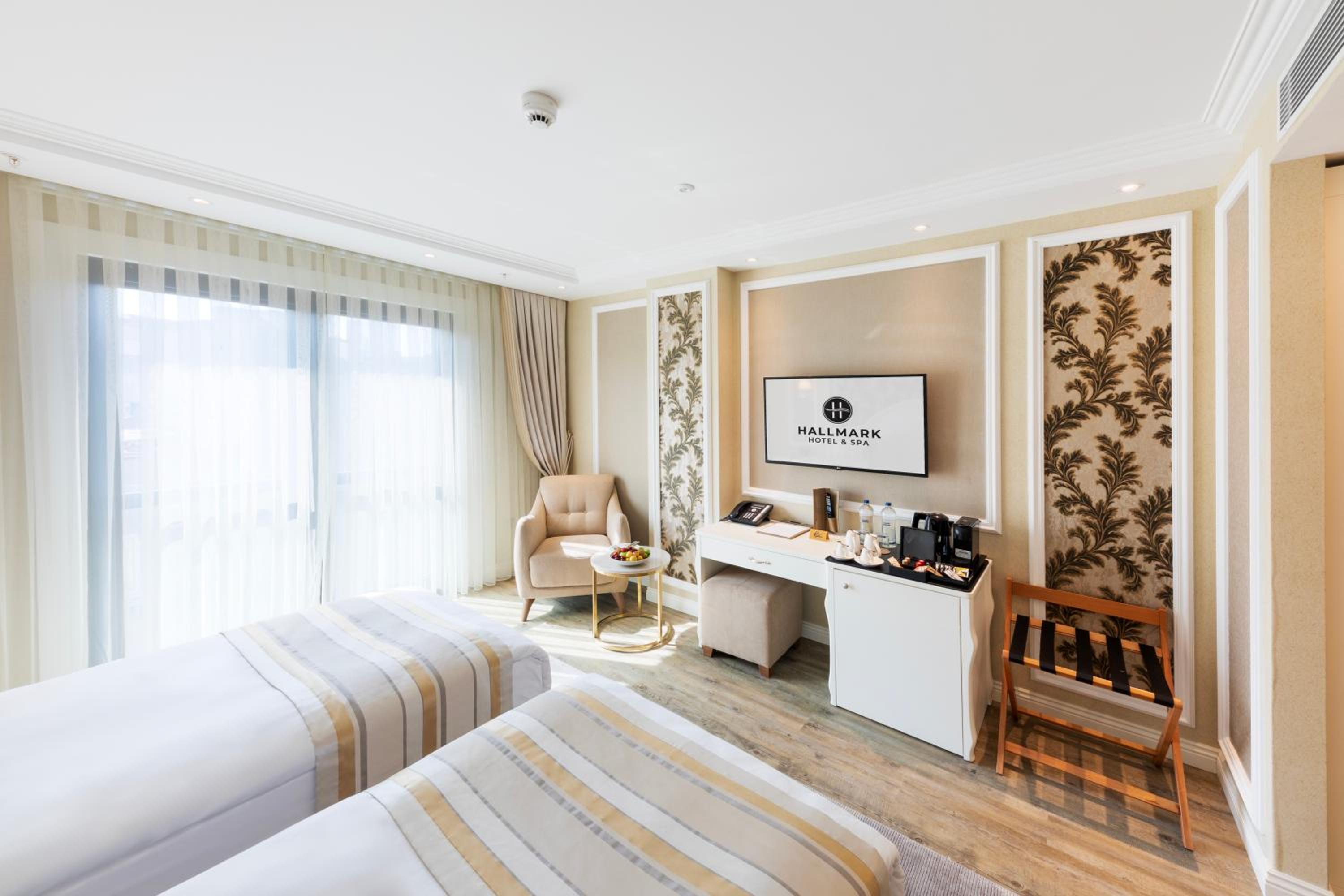Deluxe Double or Twin Room photo 2