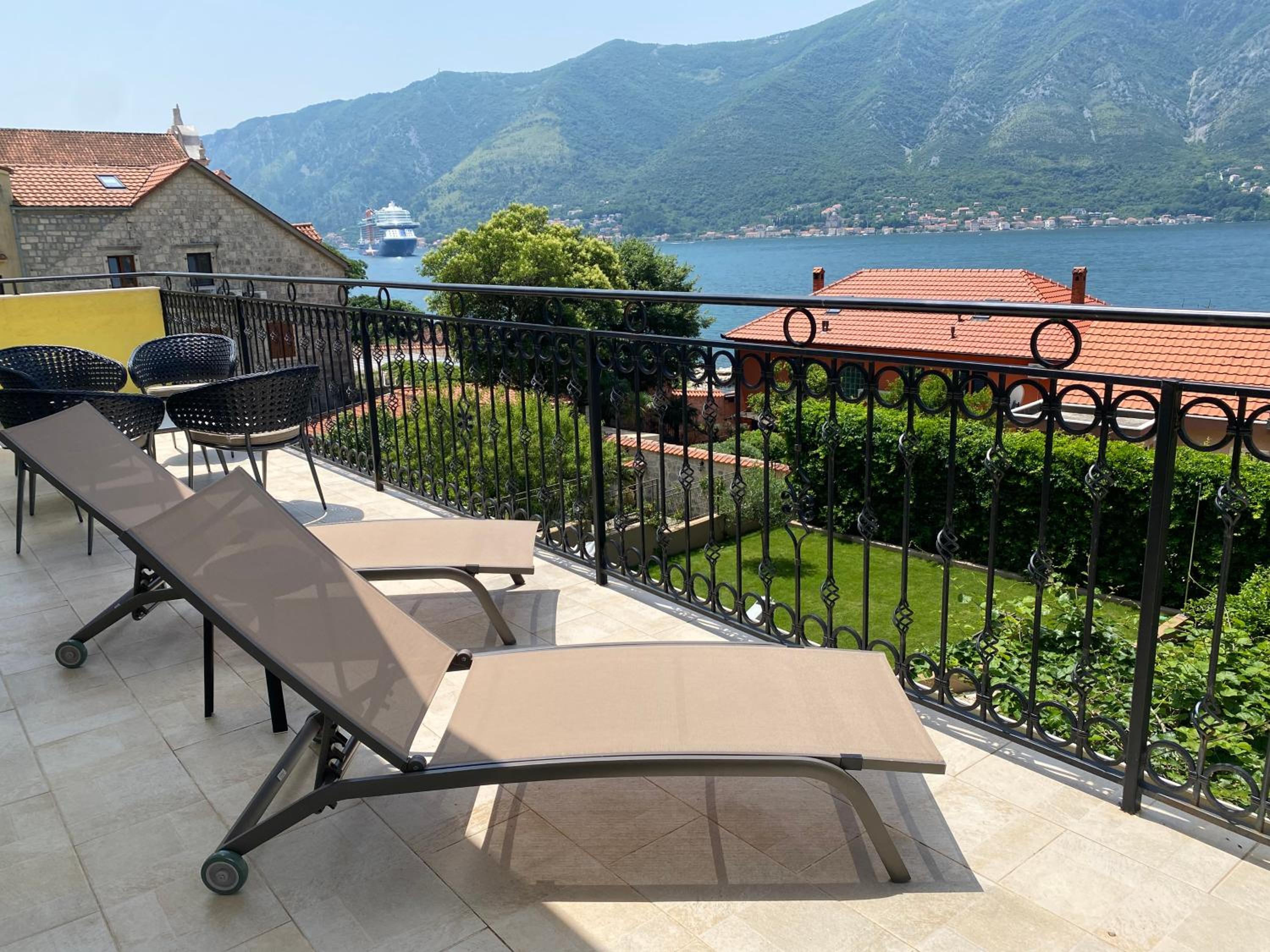Apartment with Sea View