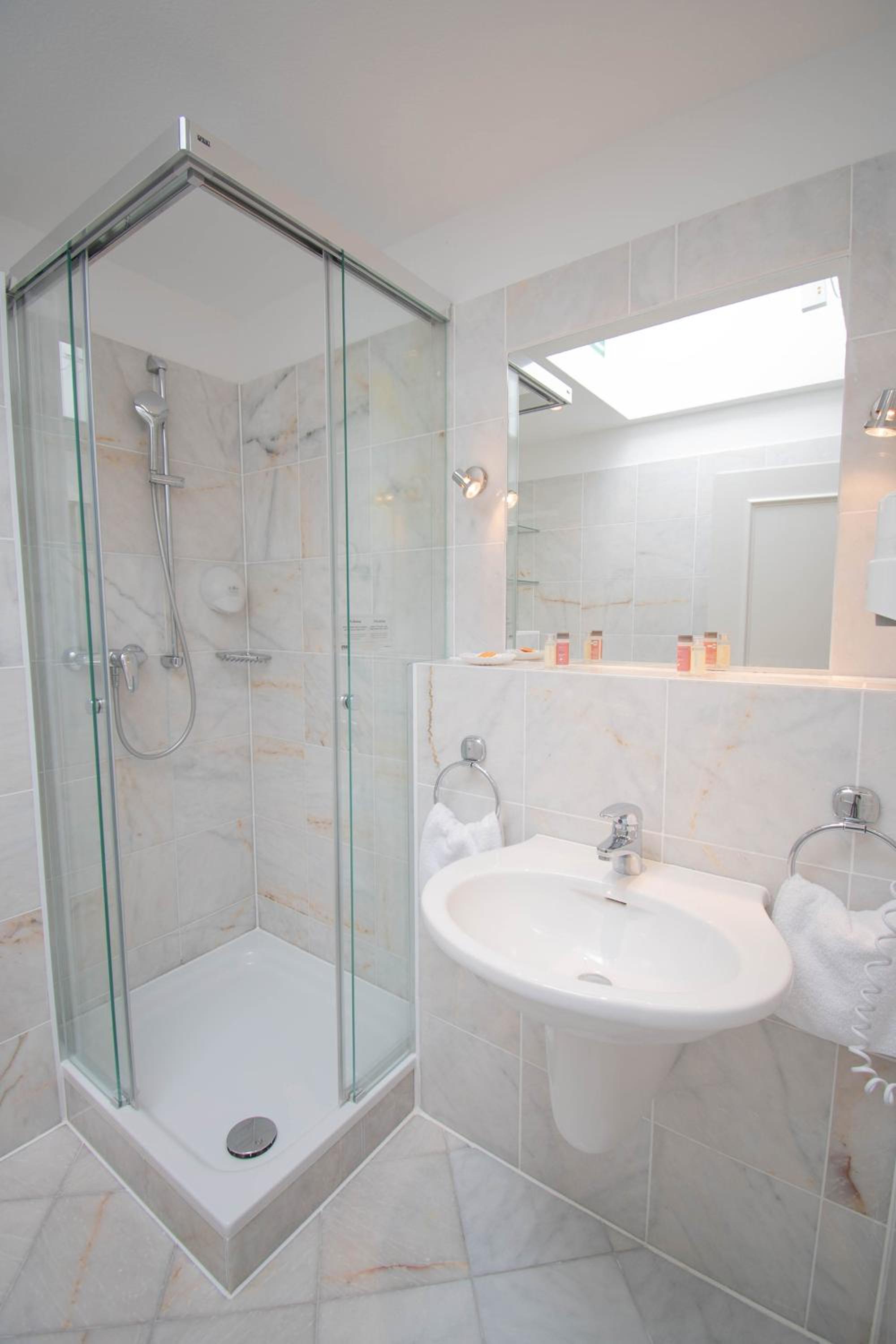 Double Room - Photo 3