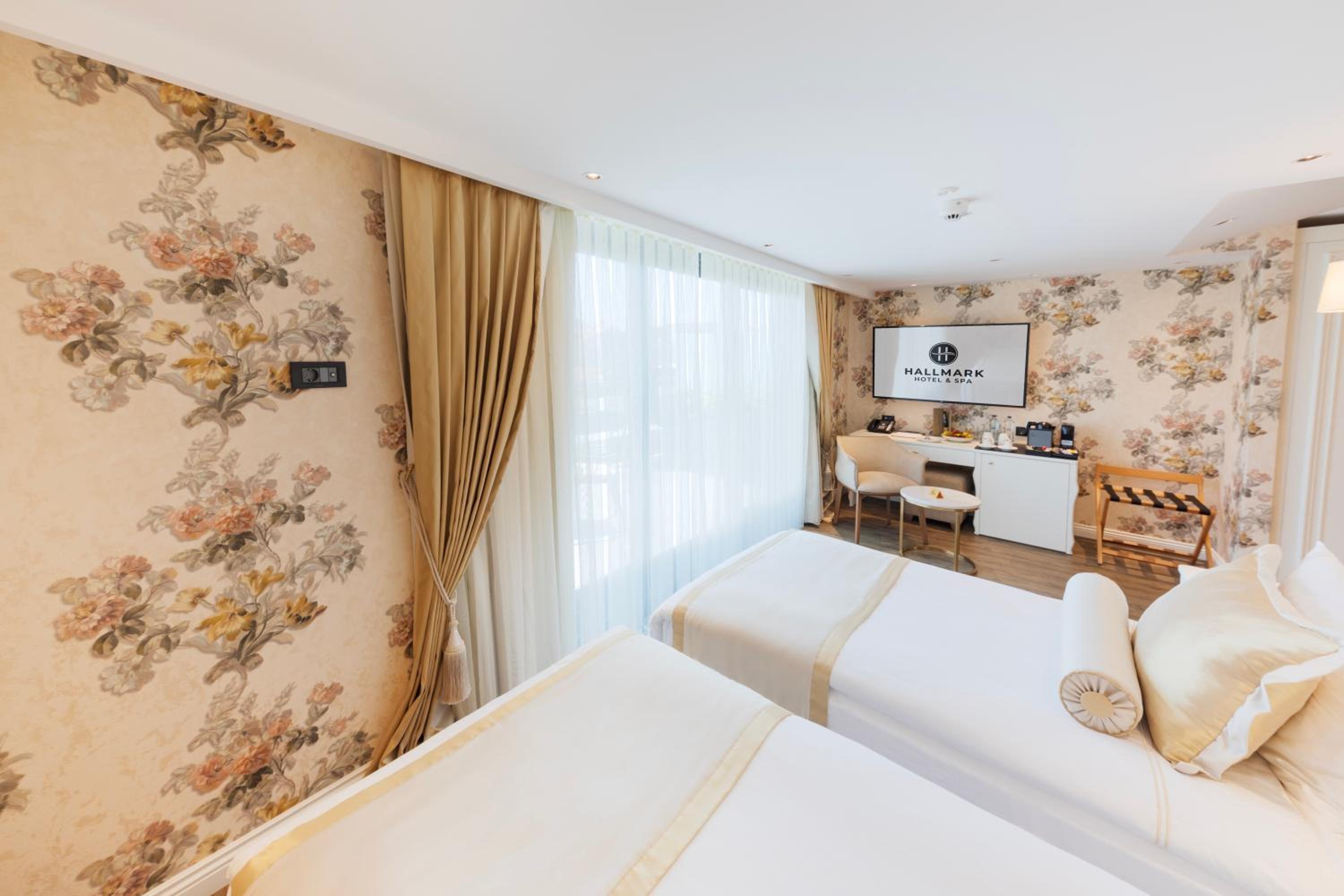 Double or Twin Room with Terrace photo 2