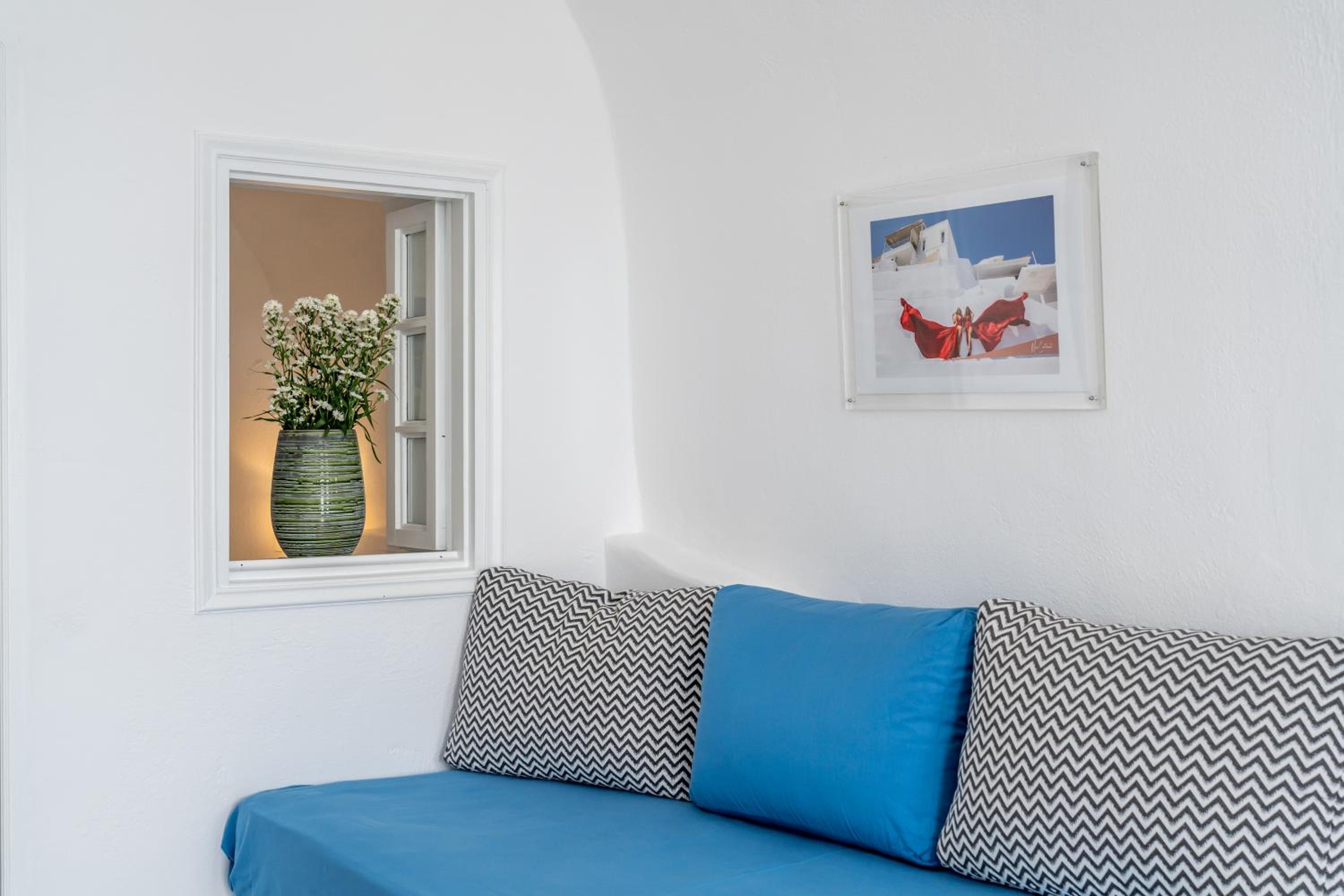Cave Suite With Caldera & Sea View photo 3