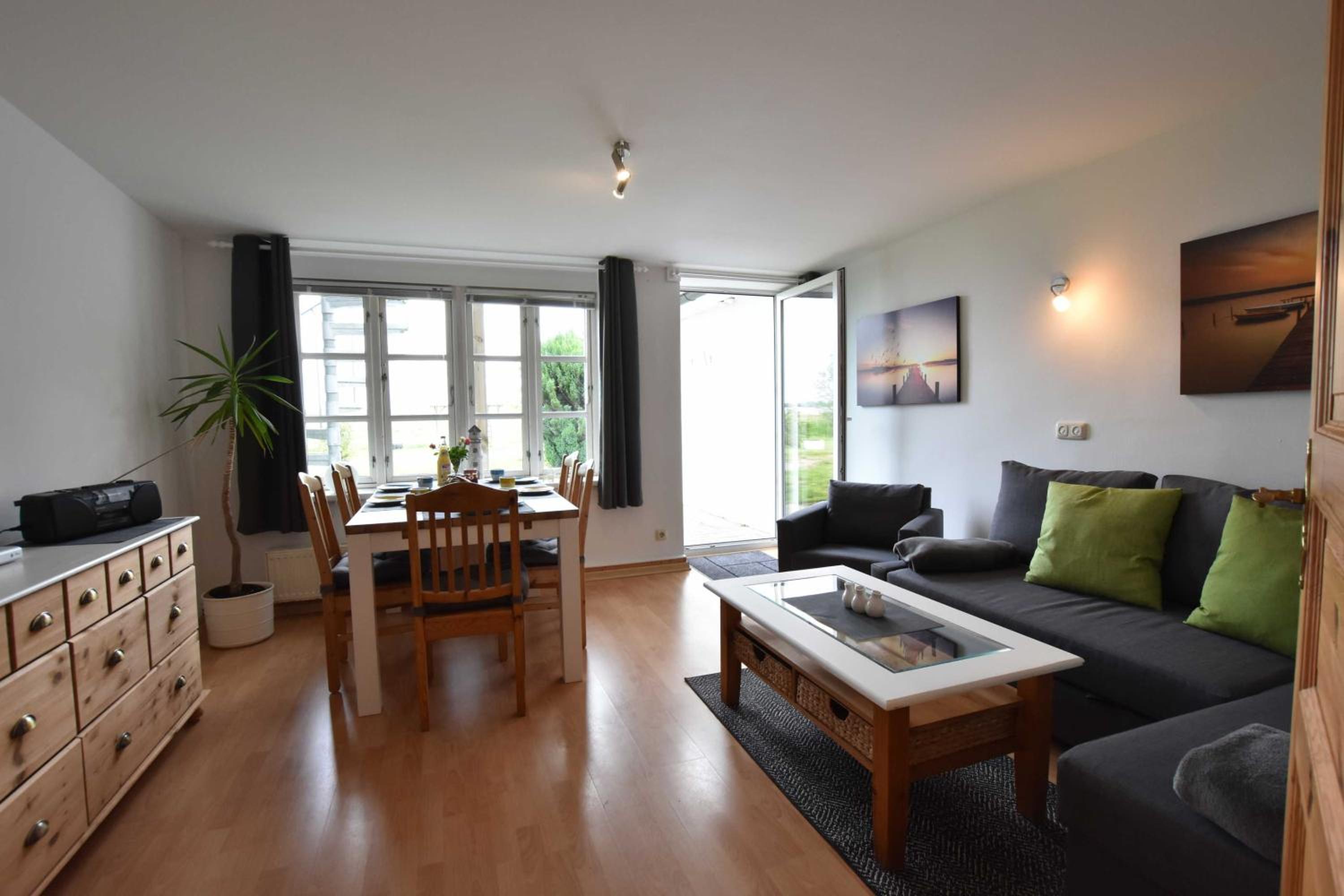 Two-Bedroom Apartment with Lake View photo 1
