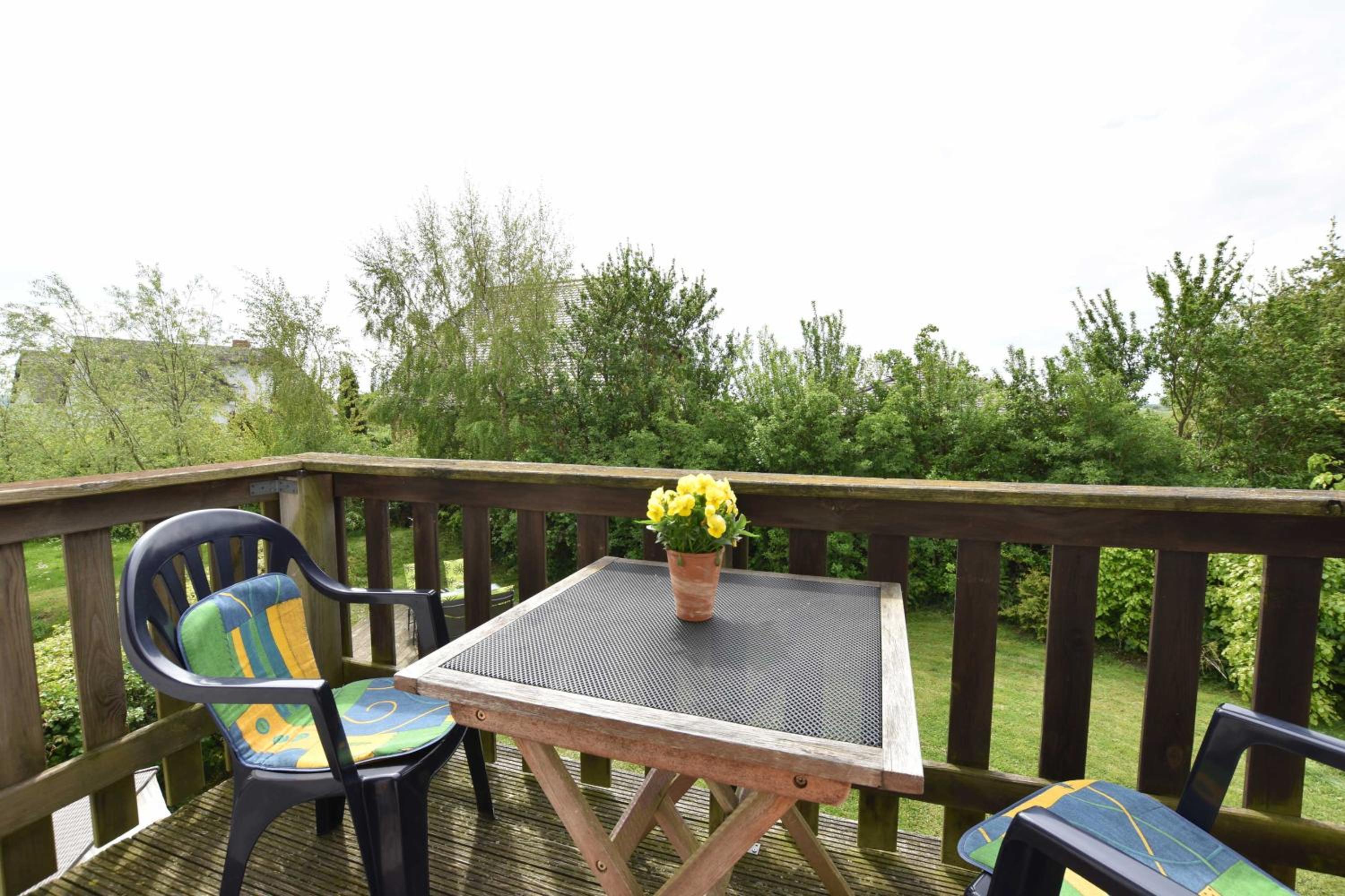 Apartment with Balcony photo 2