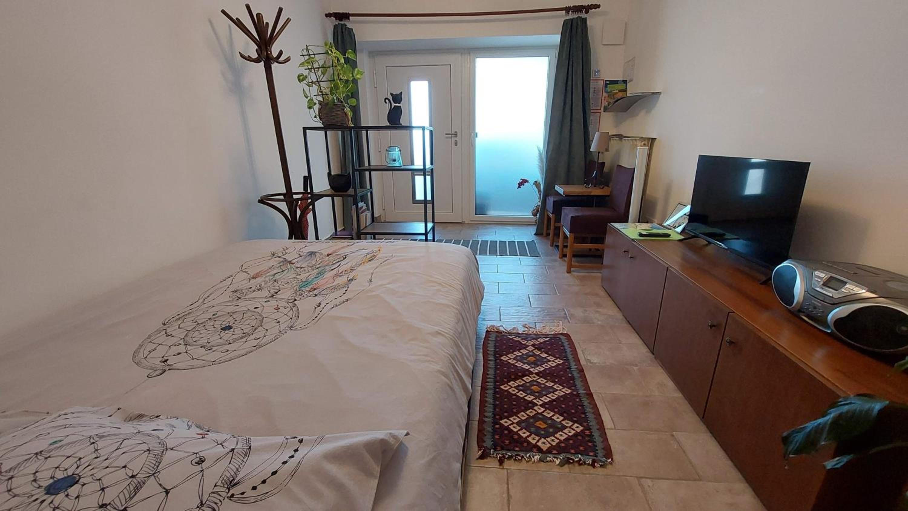One-Bedroom Apartment - Non-Smoking - Photo 29
