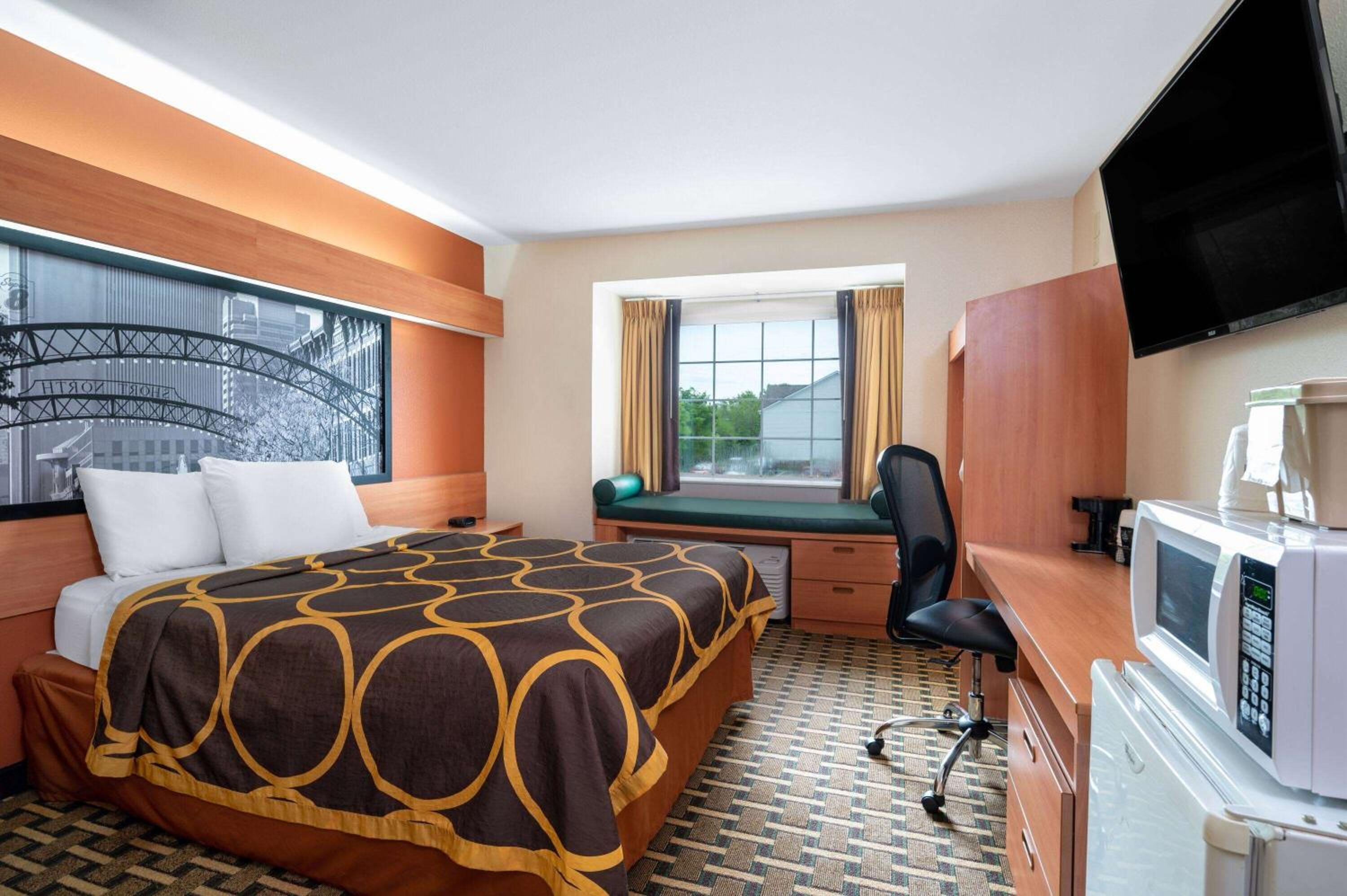 Queen Room - Mobility Access/Non-Smoking - Photo 1