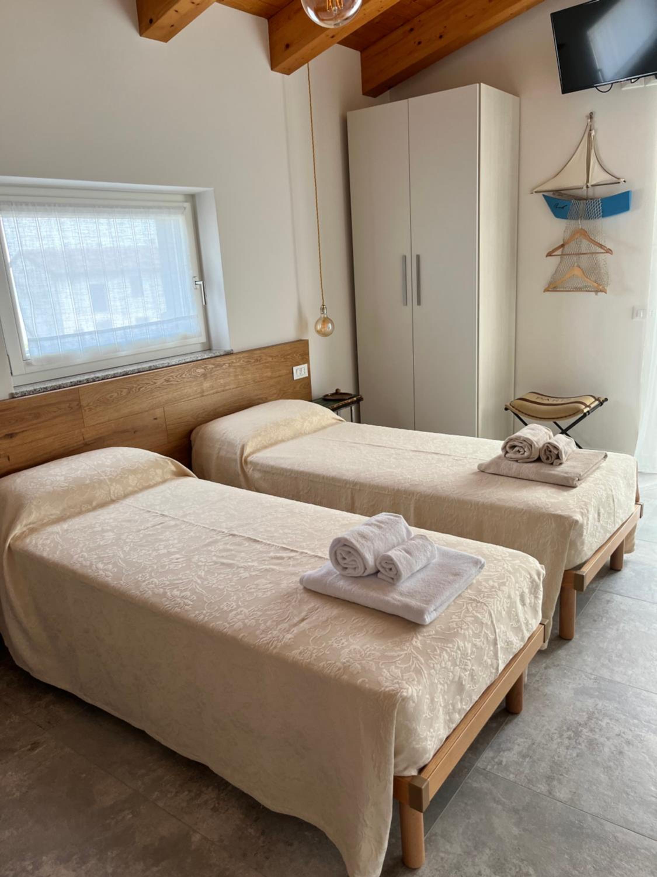 Large Double or Twin Room