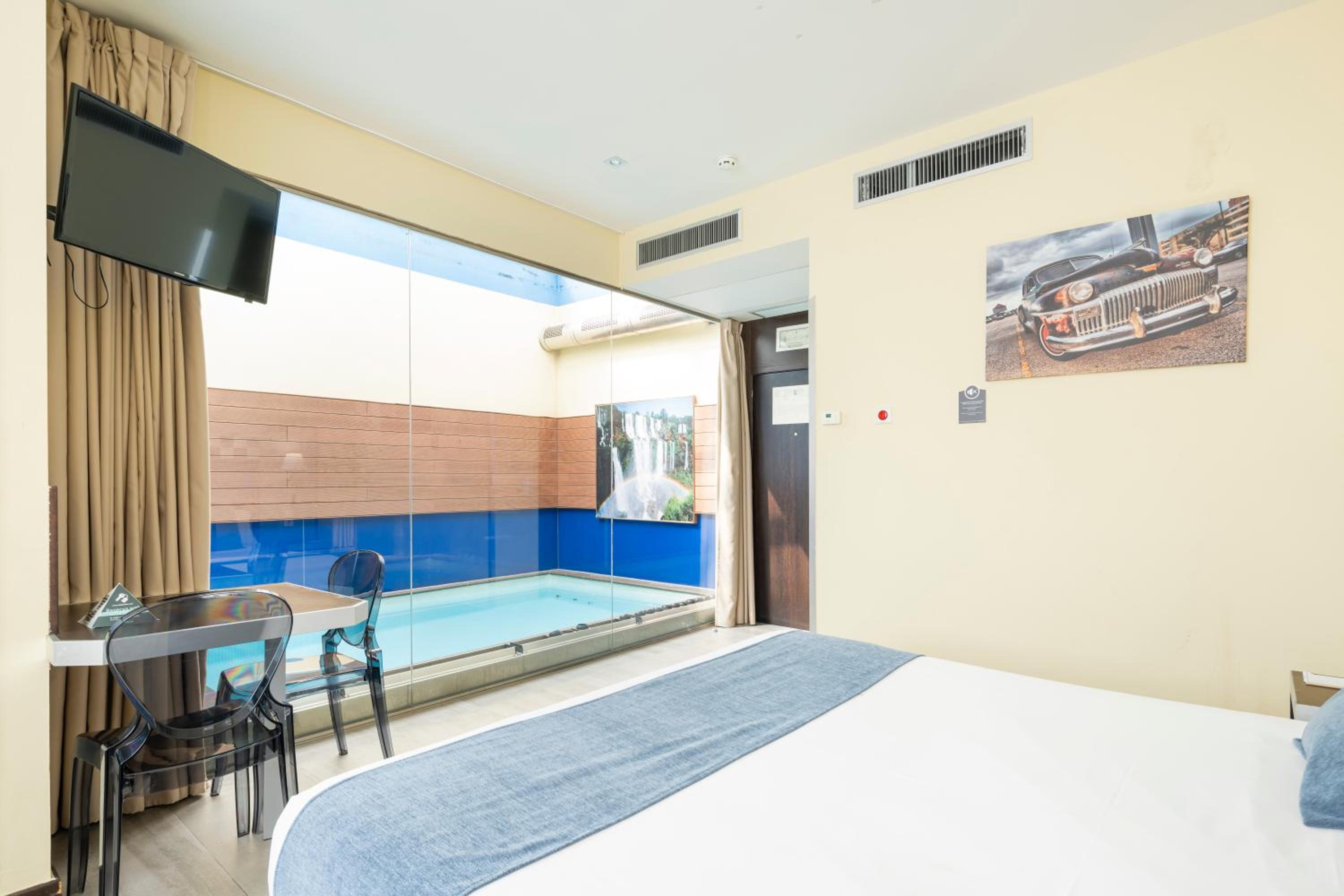 Double Room With Swimming Pool