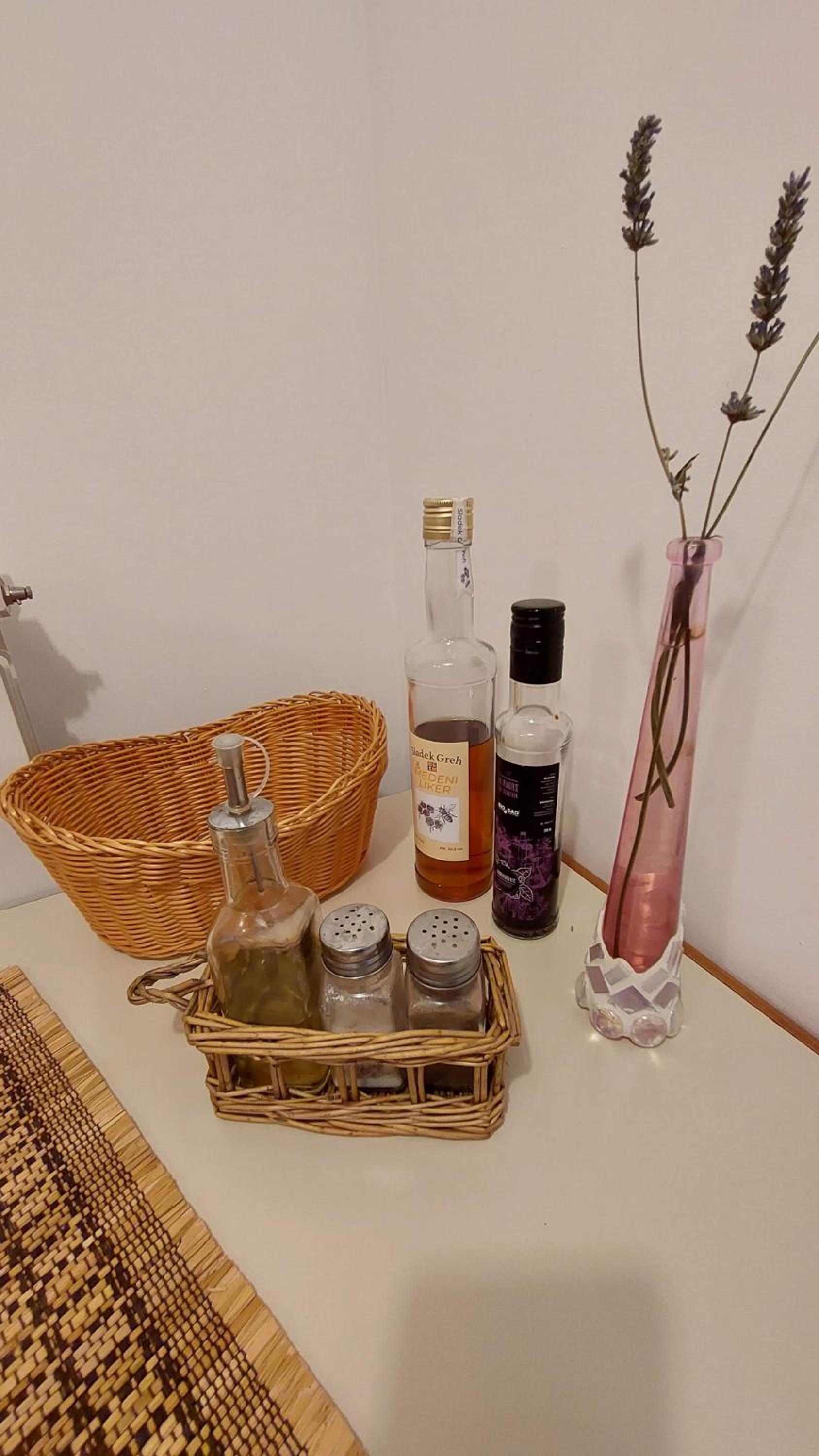 One-Bedroom Apartment - Non-Smoking - Photo 12