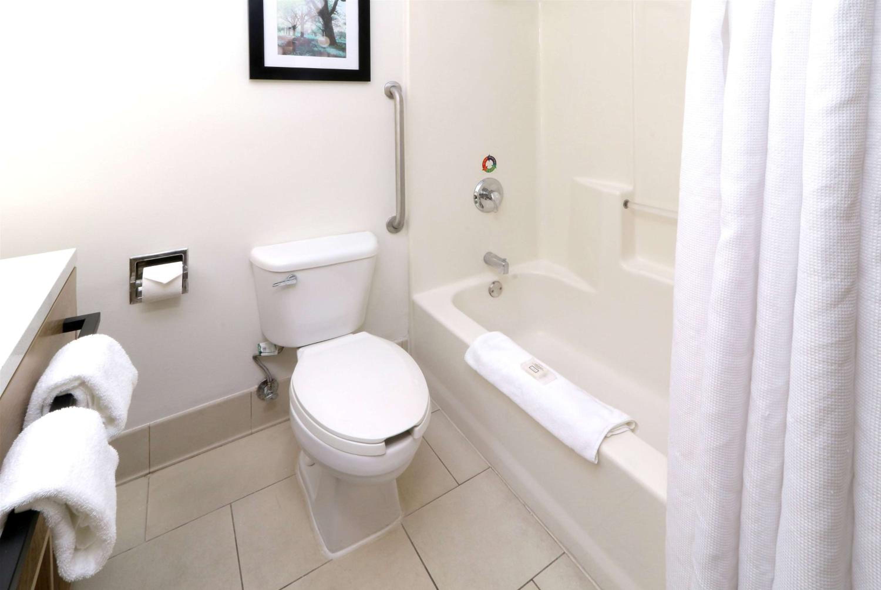 King Room - Non-Smoking - Photo 2