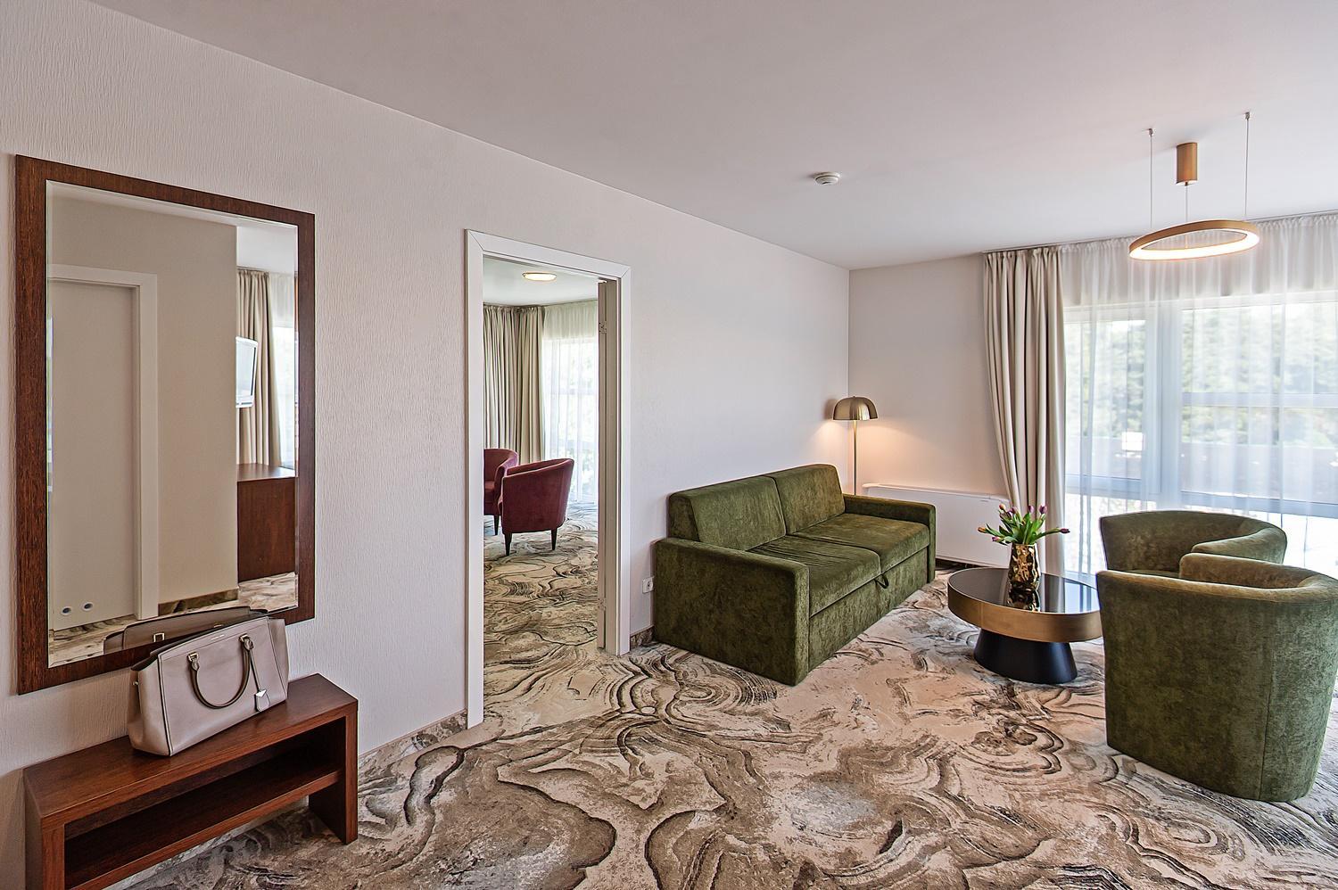 Superior Suite with Morning Spa Access - Photo 4