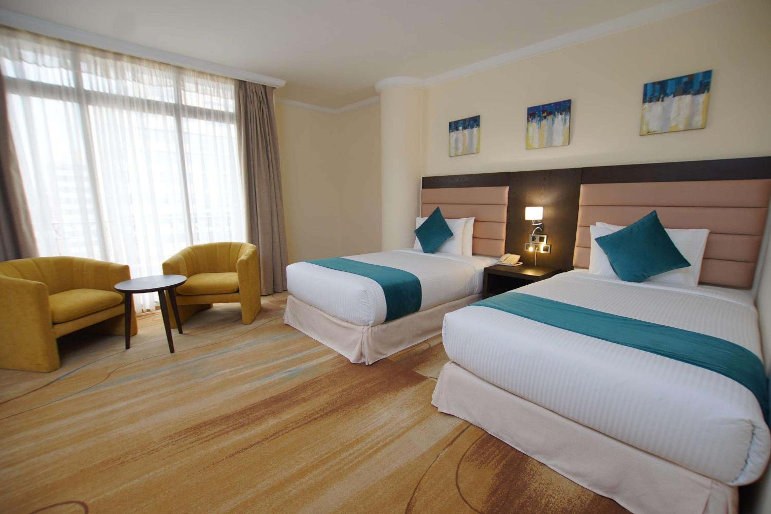Superior Twin Room with Balcony - Non-Smoking - Photo 5
