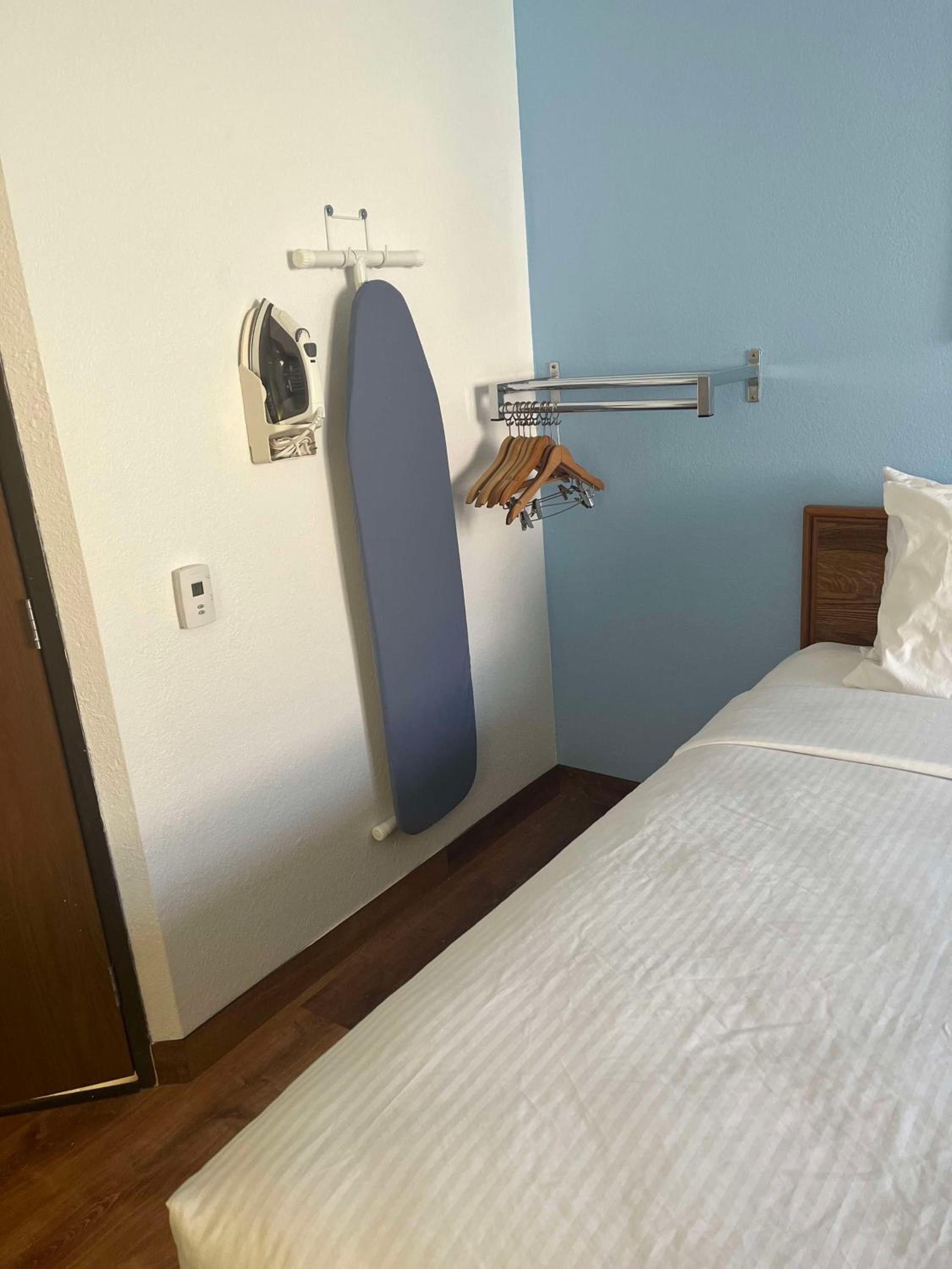 Queen Room with Roll-In Shower - Disability Access photo 1