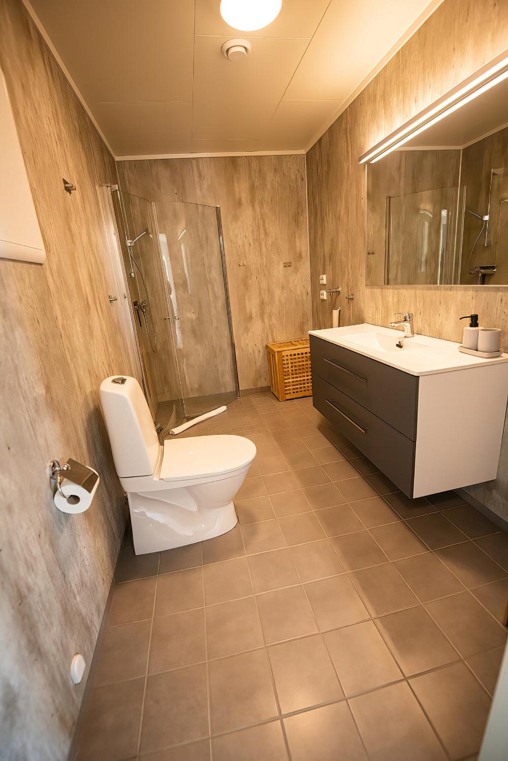 Three-Bedroom Apartment - Photo 8