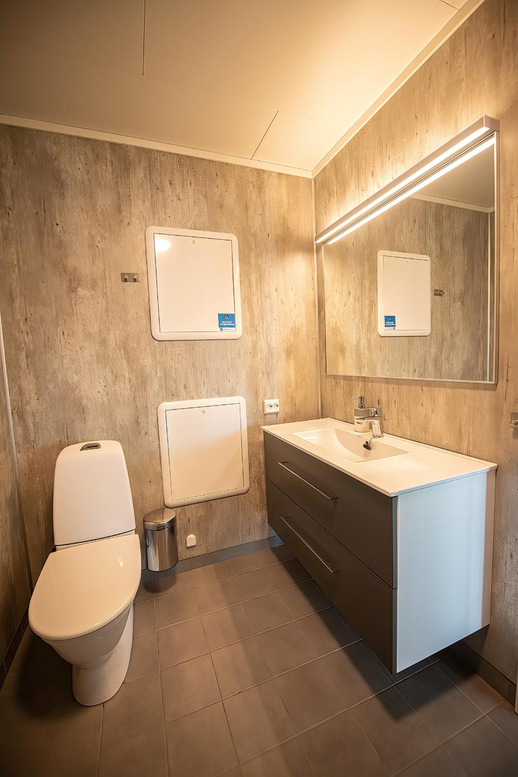 Two-Bedroom Apartment - Photo 15
