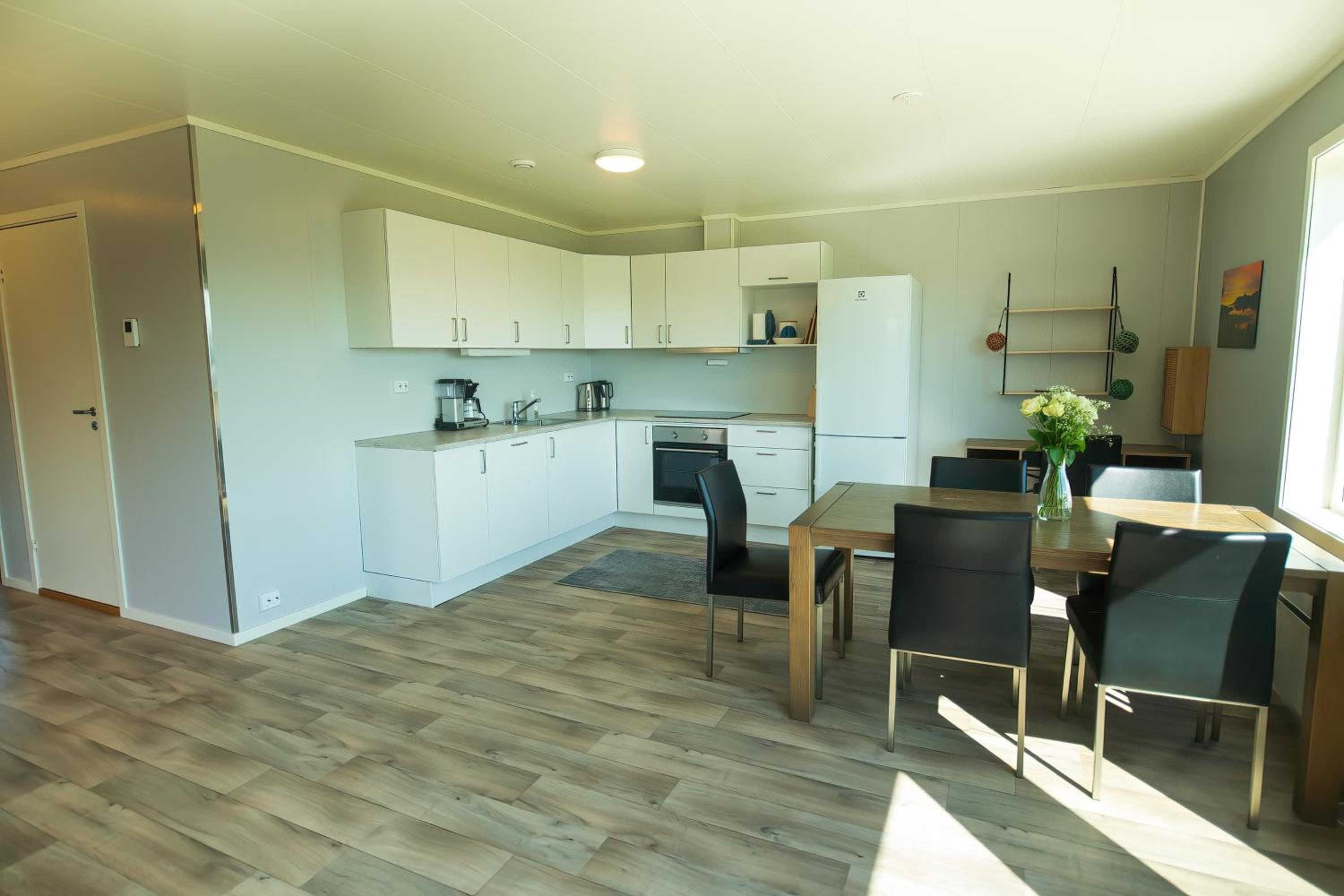 Three-Bedroom Apartment - Photo 7