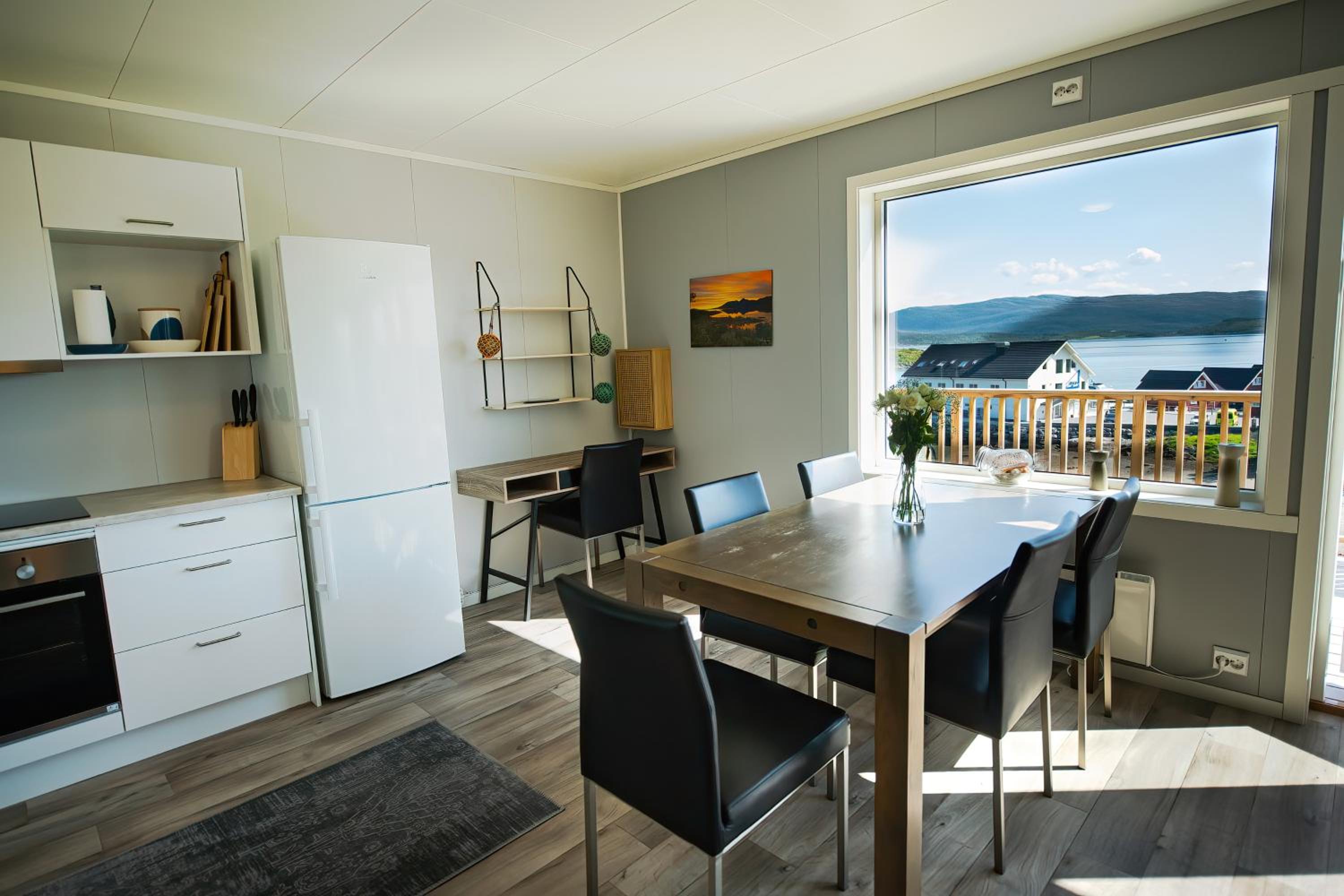 Three-Bedroom Apartment - Photo 3
