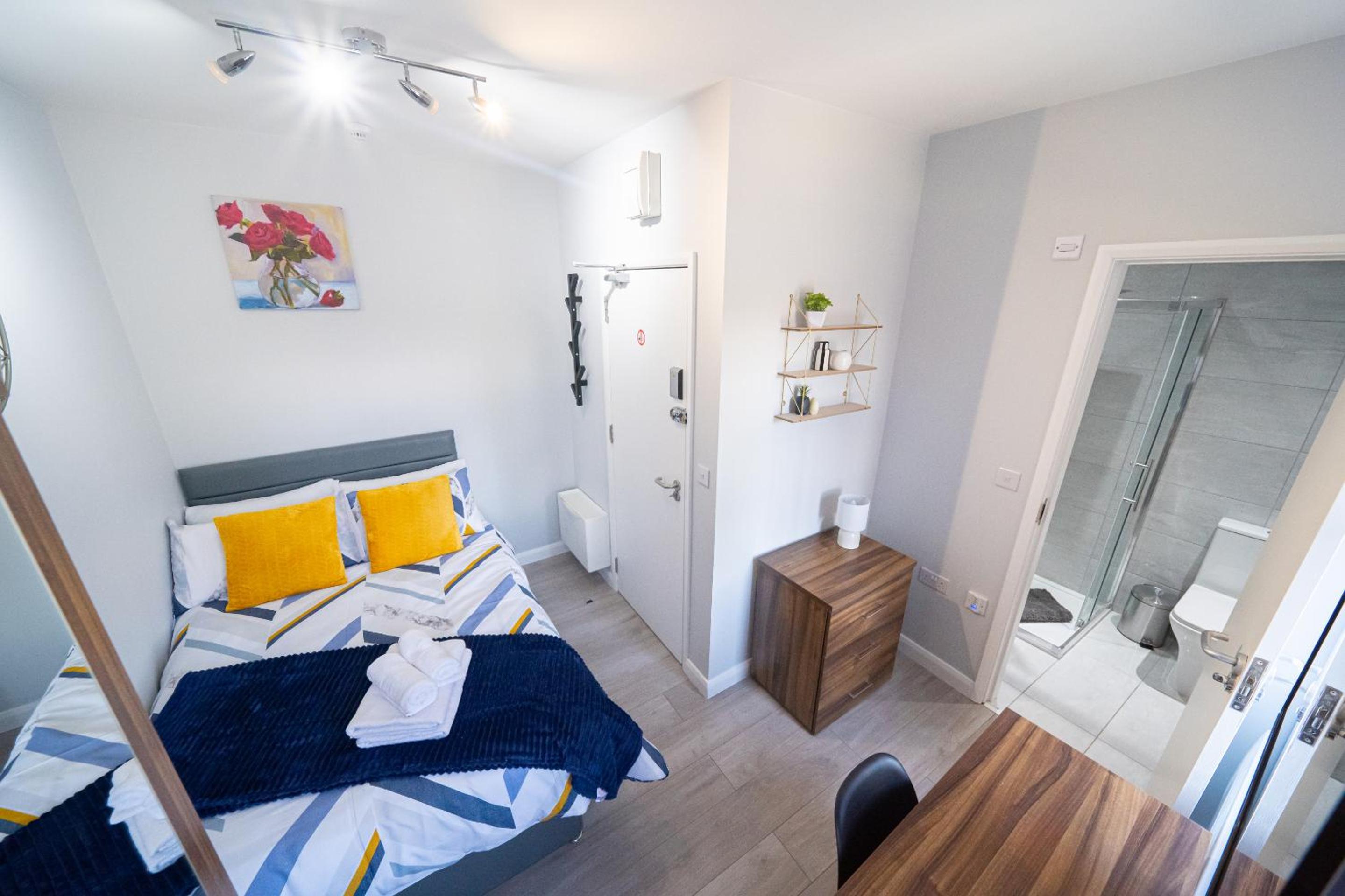 Double Room With Private Bathroom photo 1