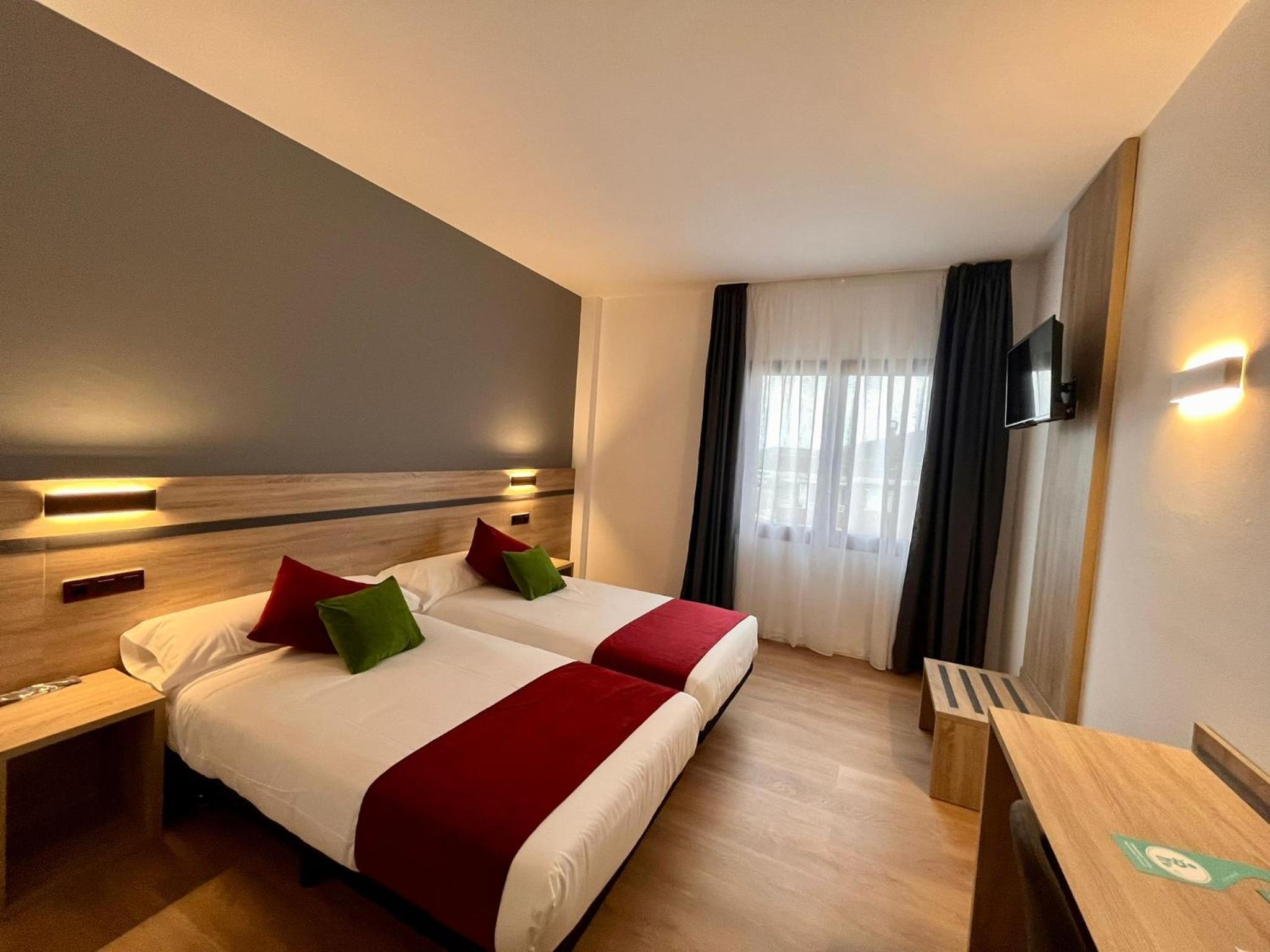 Standard Double Room photo 3