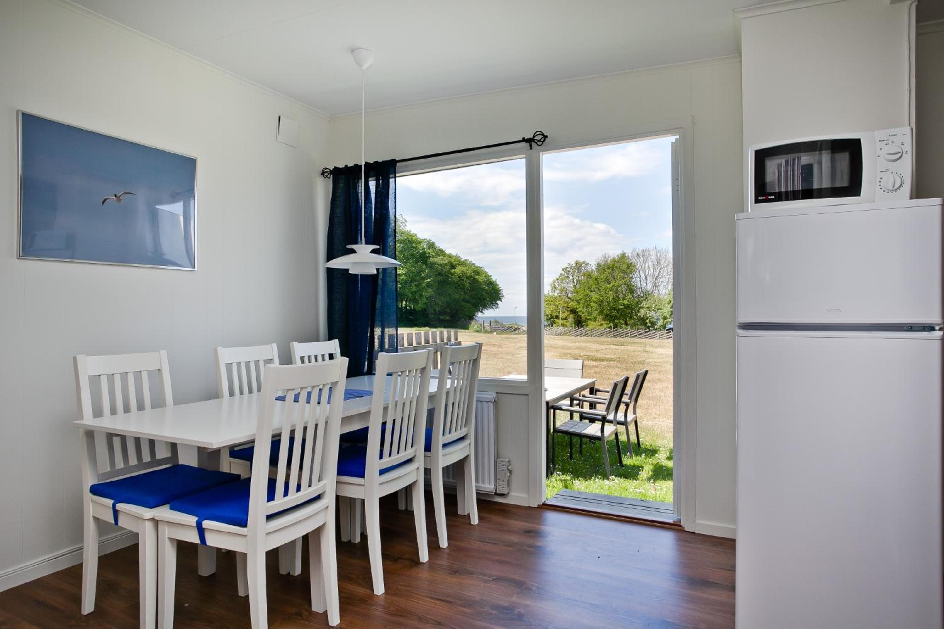 Holiday Home (6 Adults) with Seaview photo 3