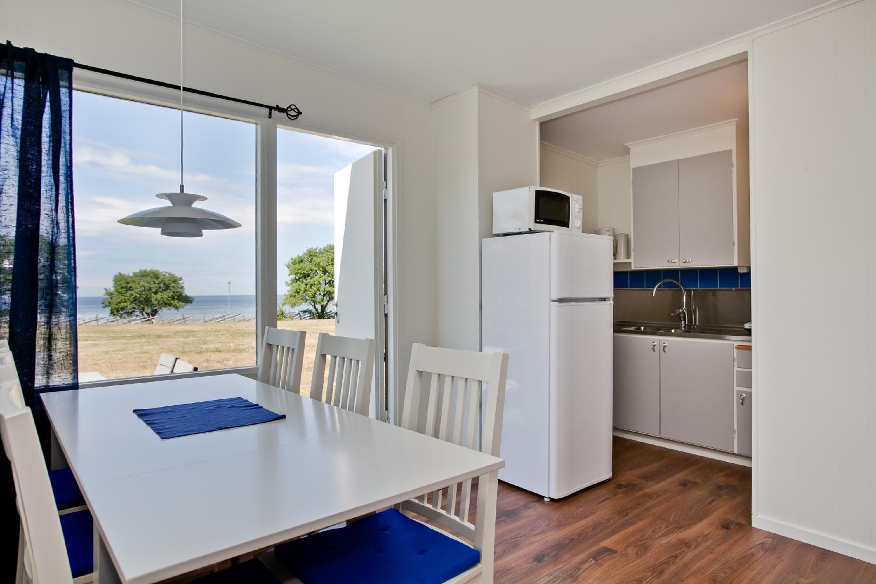 Holiday Home (6 Adults) with Seaview photo 2