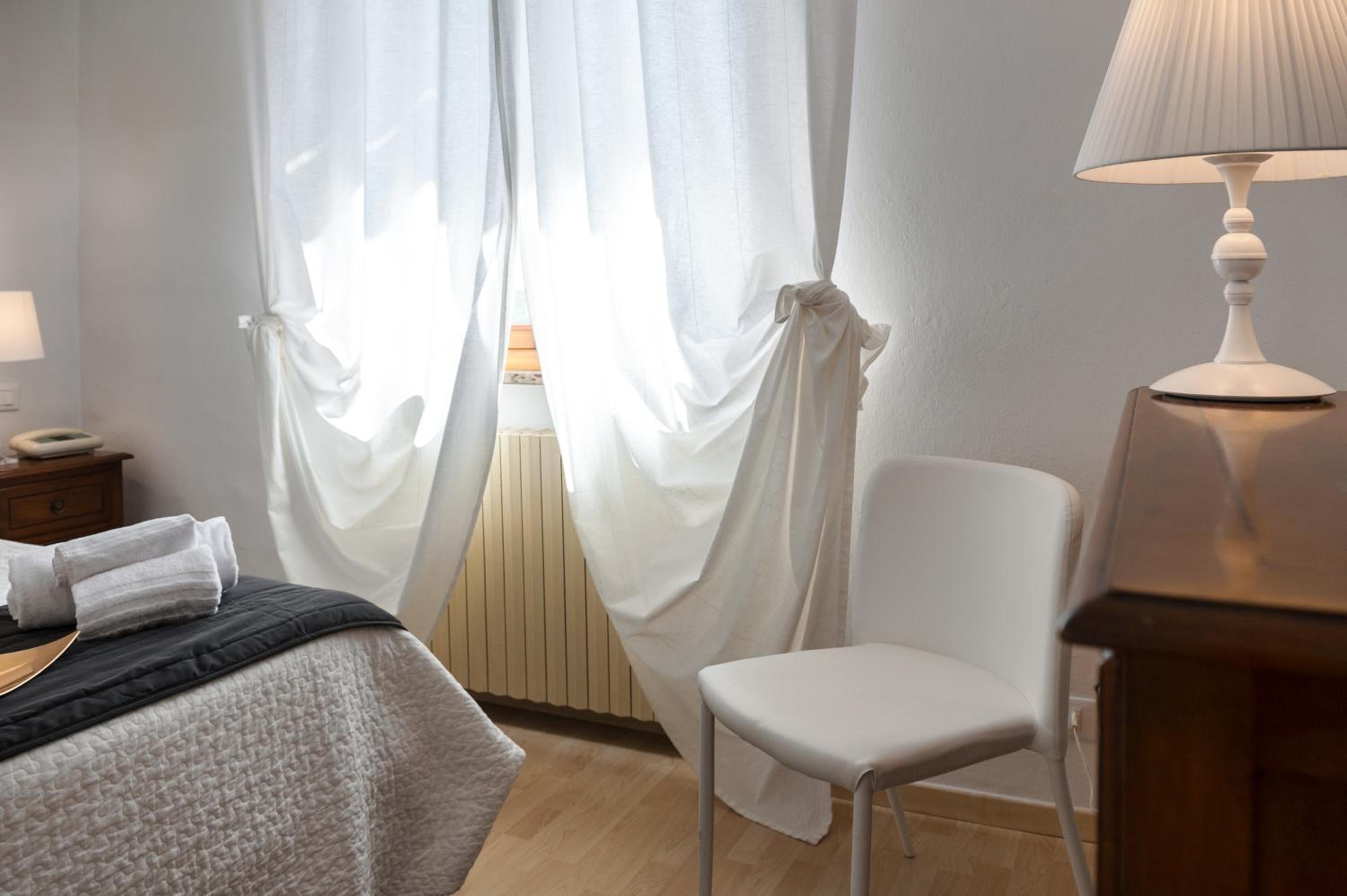 Standard Double Room - Photo 1