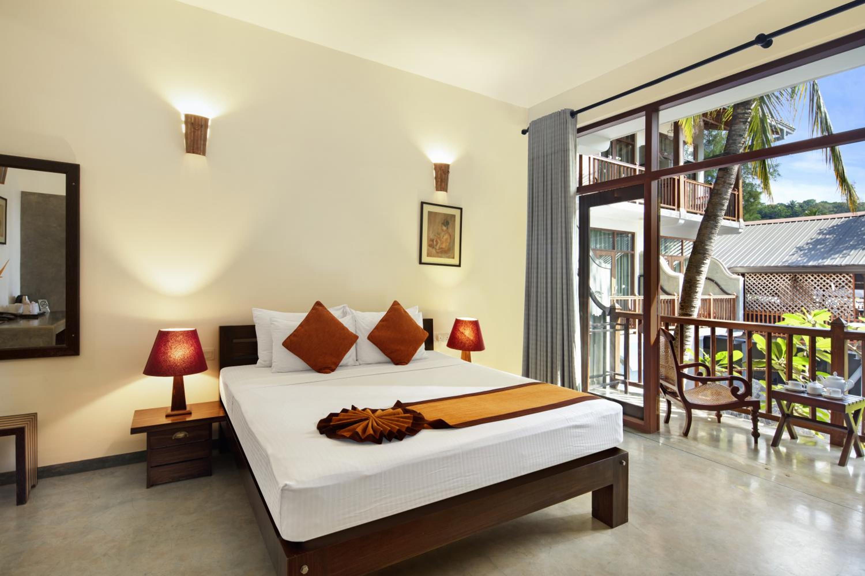 Deluxe Double Room with Side Sea View photo 1