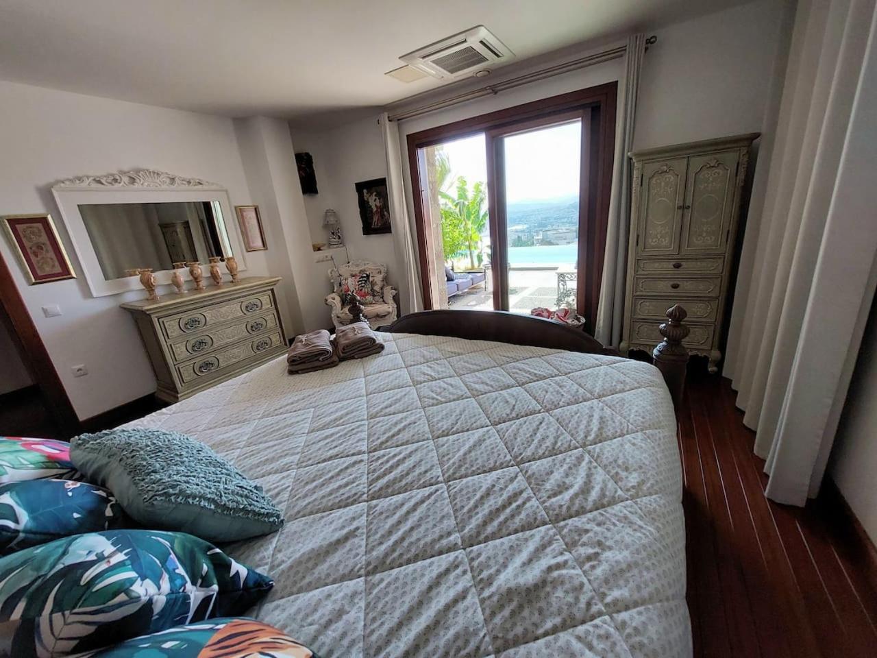 Villa With Sea View photo 2