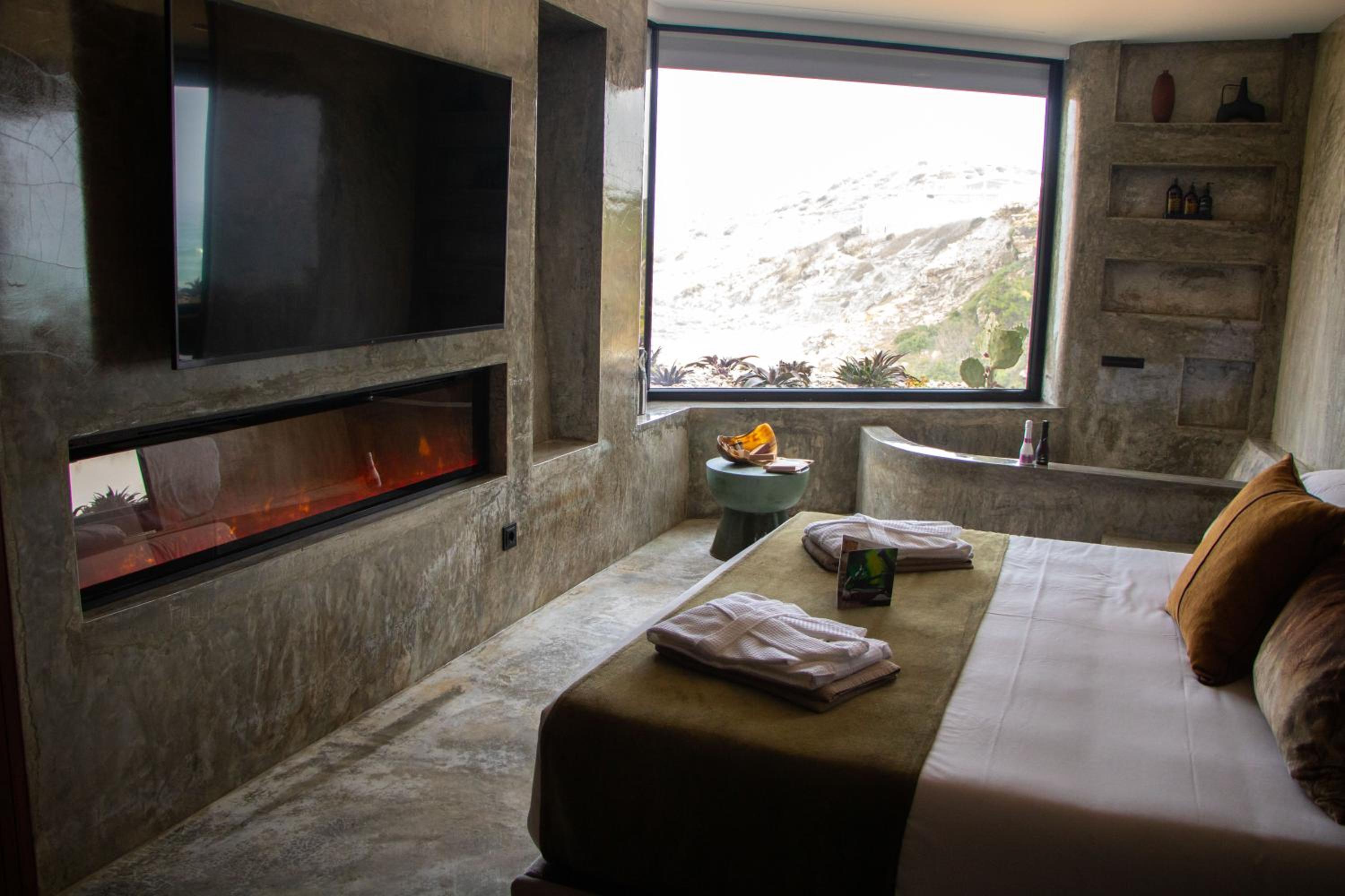 Superior Suite - Photo 5