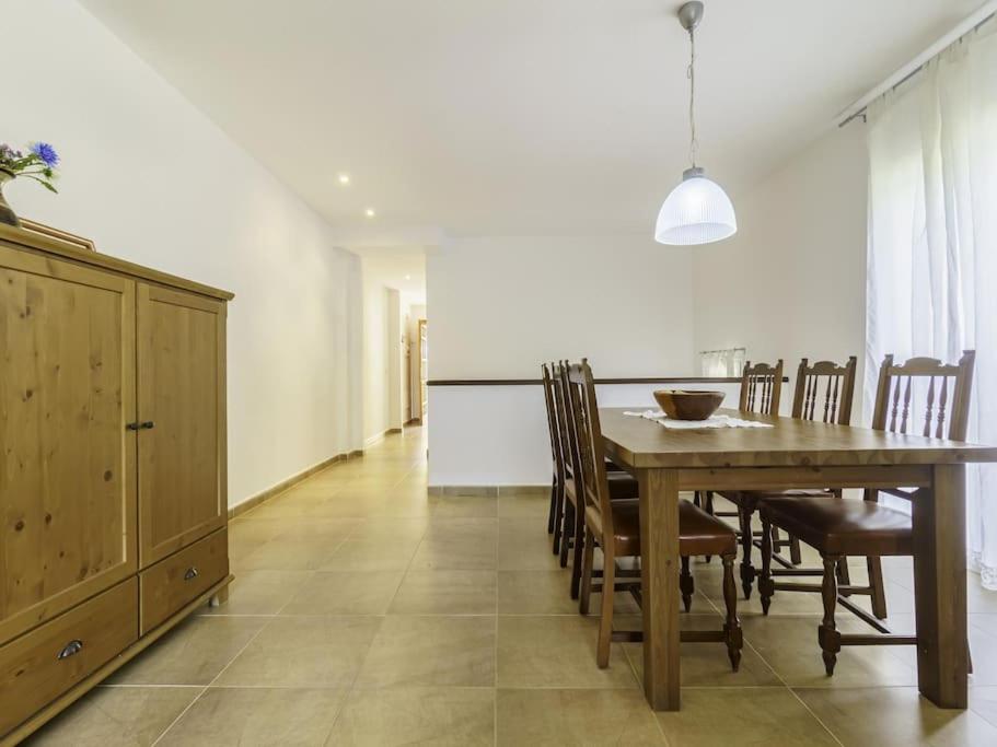 Three-Bedroom House photo 2