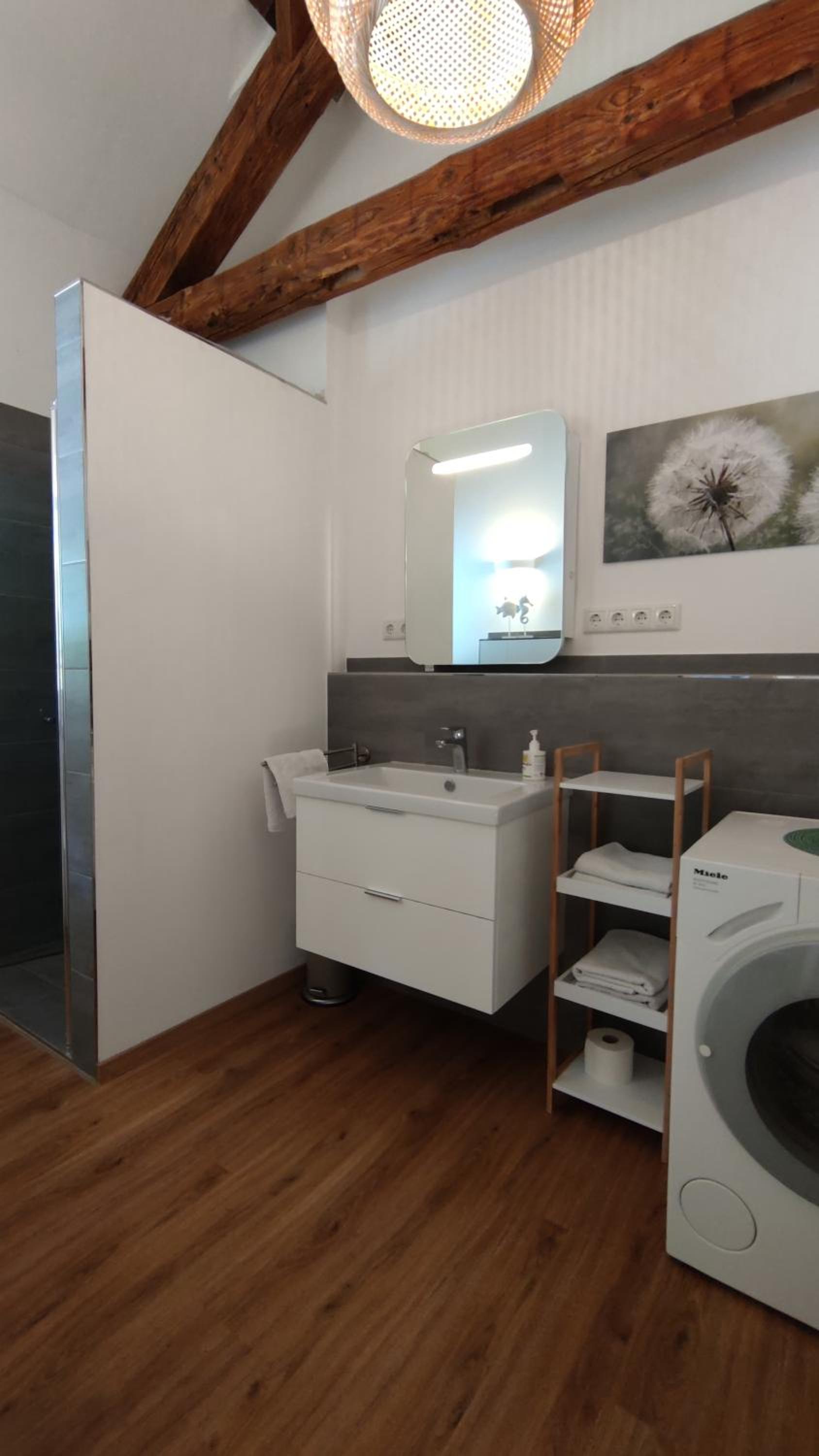 Apartment - Split Level photo 3