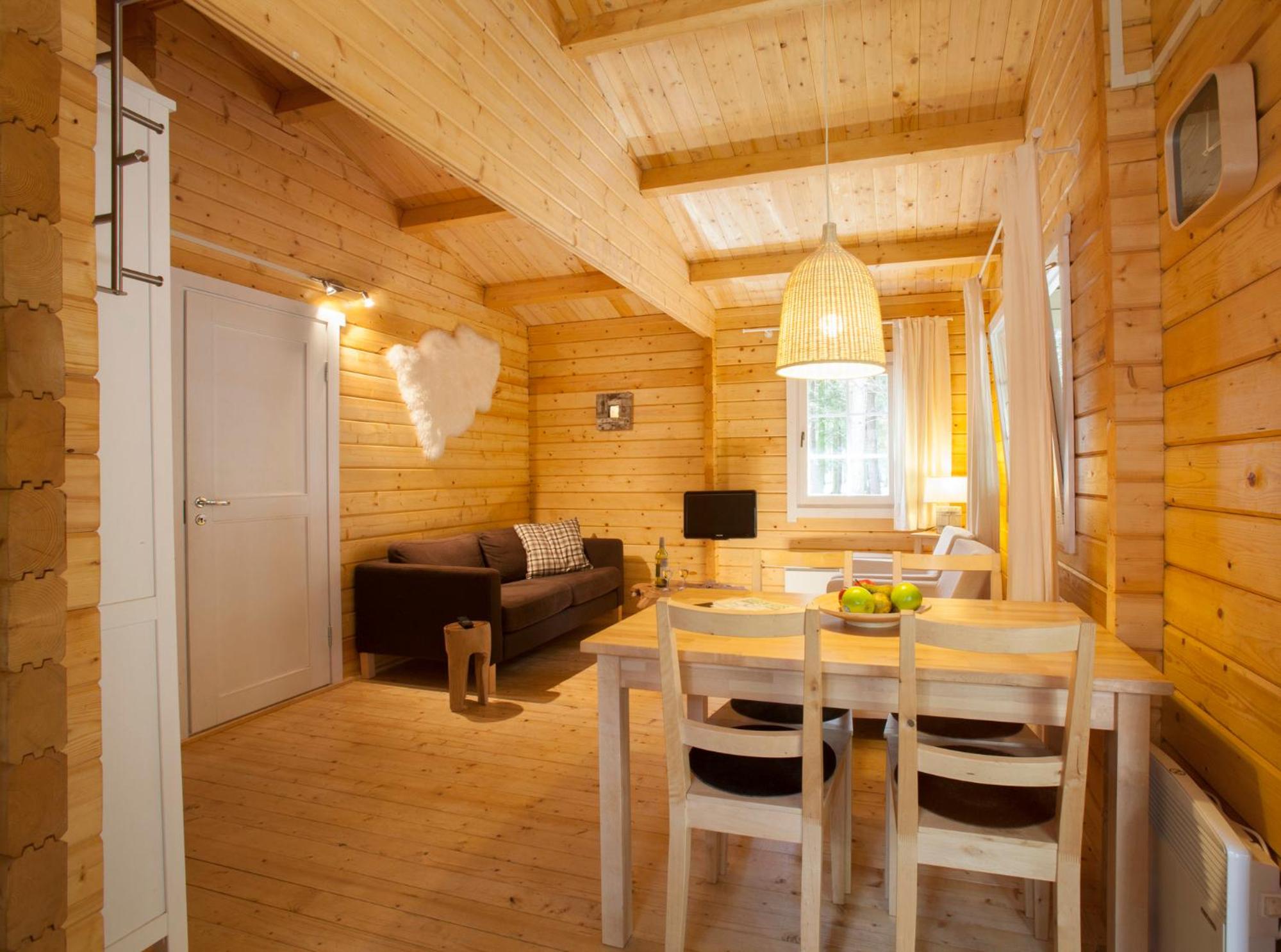Forest Lodge (no private bathroom)